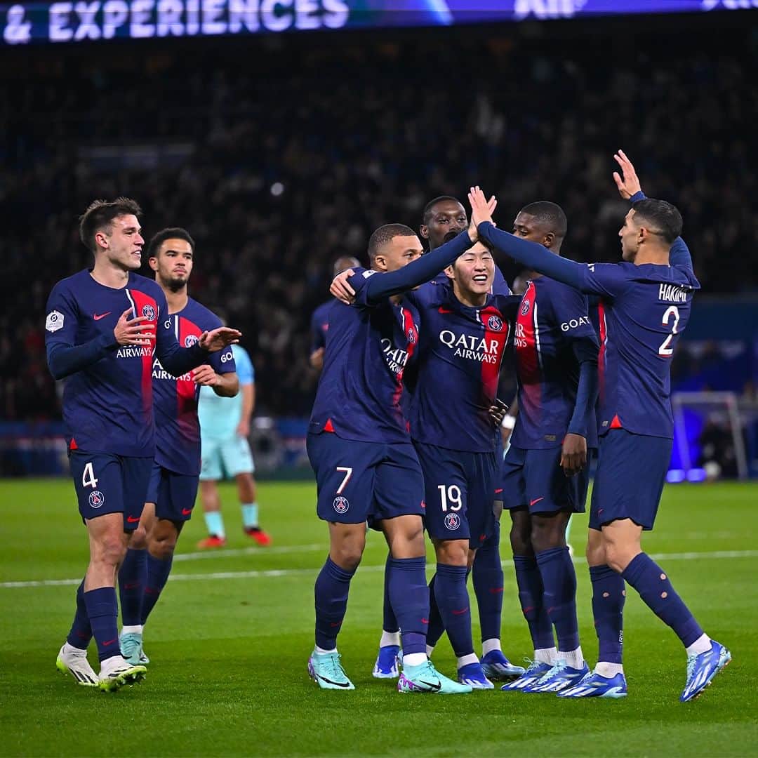 のインスタグラム：「✅ FULL-TIME   #ParisSaintGermain 3️⃣-0️⃣ #Montpellier  ⚽️ @kanginleeoficial 10’ ⚽️ @wzairemery6 58' ⚽️ @vitinha 66'  #PSGMHSC」