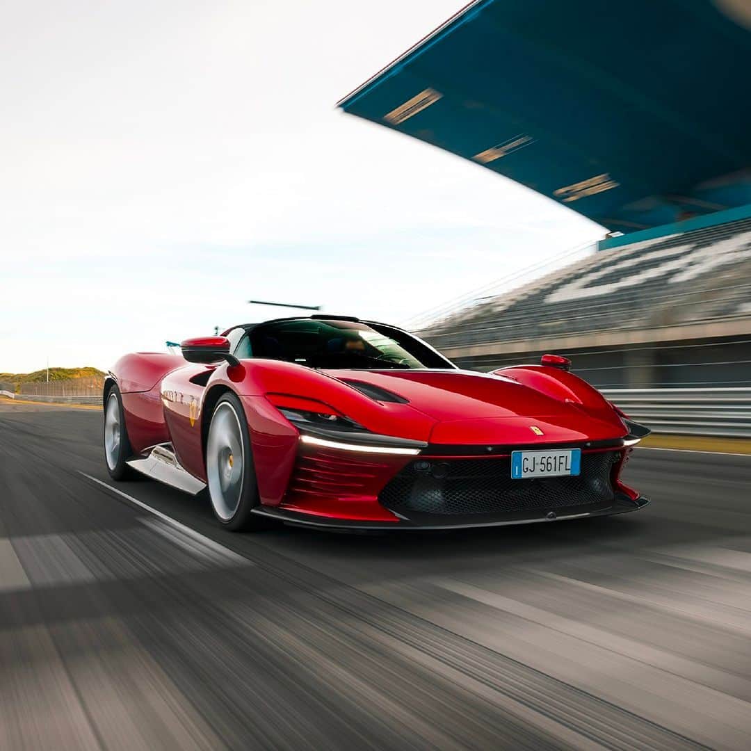 Ferrari APACのインスタグラム：「Achieving maximum performance with an 840 cv metal heart.  #FerrariDaytonaSP3 #TheEssenceOfRacingSpirit #Ferrari #FerrariAPAC」