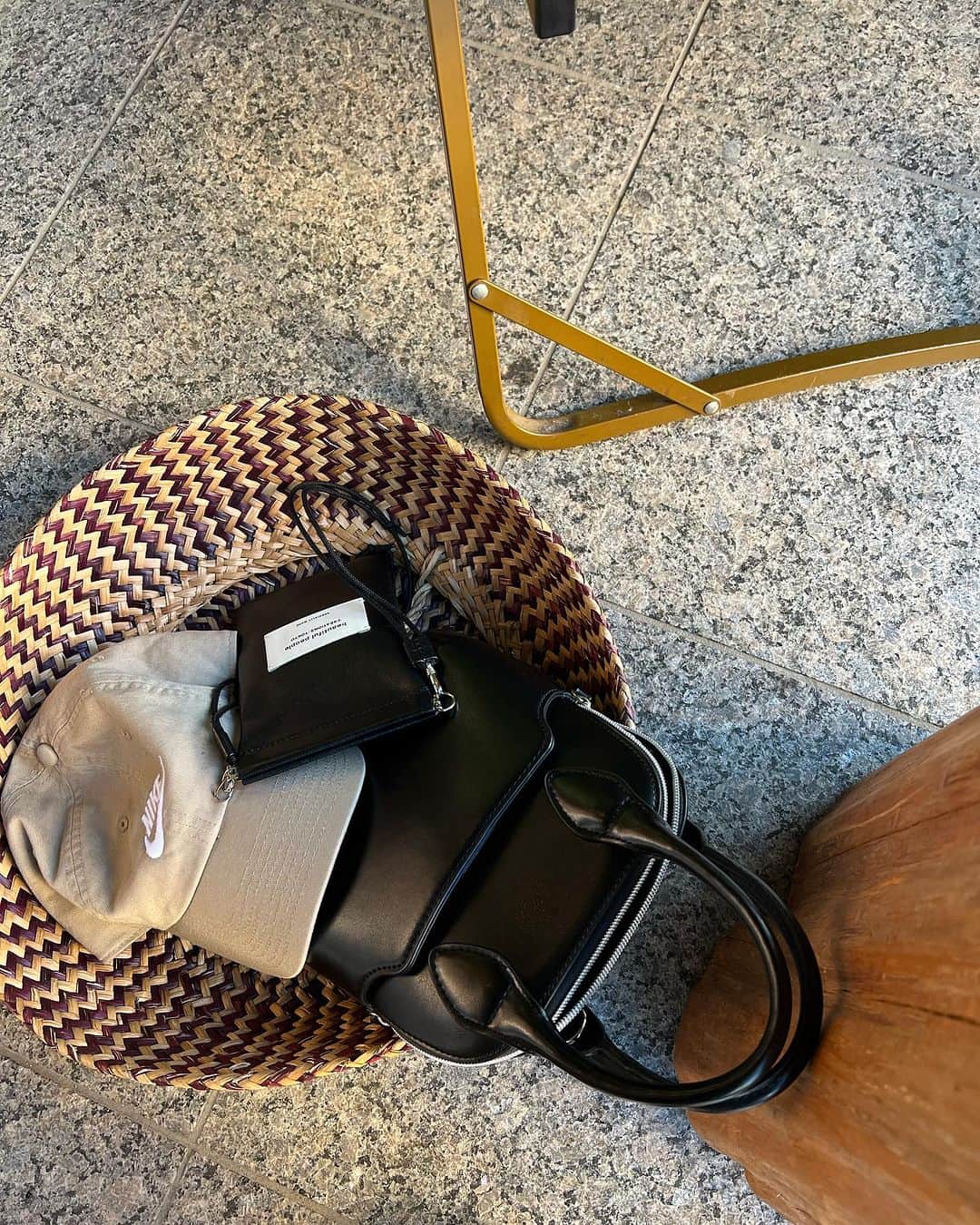 LUNAさんのインスタグラム写真 - (LUNAInstagram)「suki💗  @beautifulpeople_officialsite  @gu_for_all_  @nike  @onitsukatigerjp  @ungrid_official  @shear_plus_0502  @celine   #myfavorite #bag #shoes #ユニセックスアクセサリー」11月4日 18時01分 - luna_0229