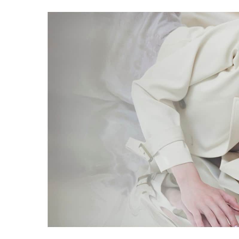 MERCURYDUOのインスタグラム：「《 11.2(thu) START!! 2024 SPRING WEB EXHIBITION 》 ⁡ ⁡ ㅤㅤㅤㅤㅤㅤㅤㅤ ”SENSUAL FEMINITY“  どこまでも透き通るような透明感を  これまで以上に風をはらむ軽やかな素材を  爽やかで優しい色使いで  まとめ、重ねる ⁡  軽やか、爽やか、そして上品  センシュアルでドラマティックな春を纏う  ⁡ 2024 sprin@ collection ㅤ ———————————————————————— ㅤ ㅤㅤㅤㅤㅤㅤㅤㅤㅤ 2024春のWEB展示会を開催！ 11.2(thu)12:00 -11.6(mon)23:59 ✔予約先行特典10%OFF ✔予約先行特典ポイント20倍+送料無料！  ———————————————————————— ㅤ  詳細は @mercuryduo_comの TOPのURLからチェック  ㅤ @mercuryduo_styling #MERCURYDUO #マーキュリーデュオ #公式通販RUNWAYchannel」