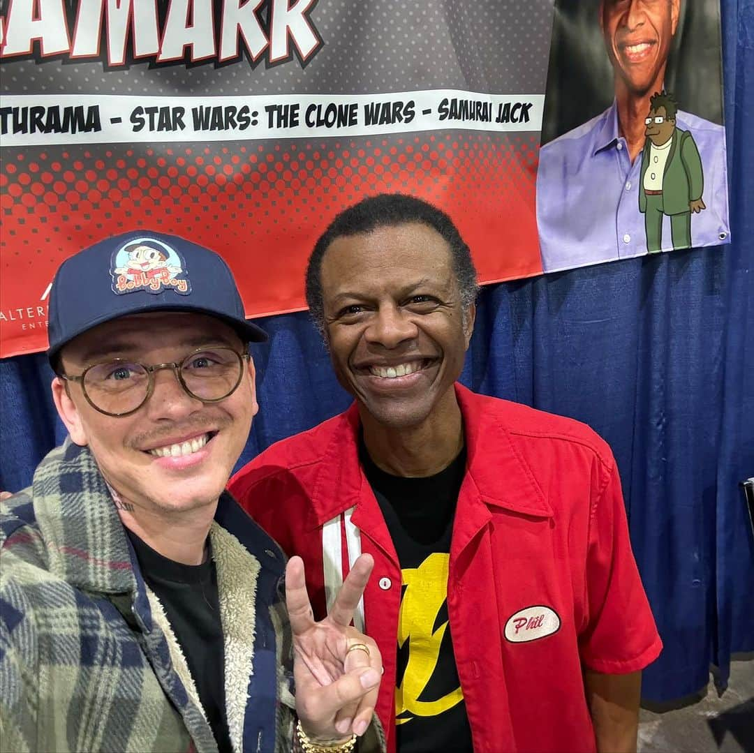 ロジックさんのインスタグラム写真 - (ロジックInstagram)「Rhode Island comic con day one was awesome! So excited for day two Saturday!!! See you all there!!!」11月4日 16時45分 - logic