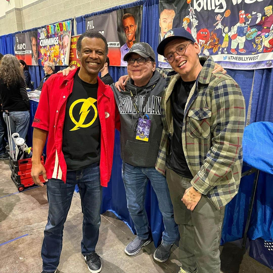 ロジックさんのインスタグラム写真 - (ロジックInstagram)「Rhode Island comic con day one was awesome! So excited for day two Saturday!!! See you all there!!!」11月4日 16時45分 - logic