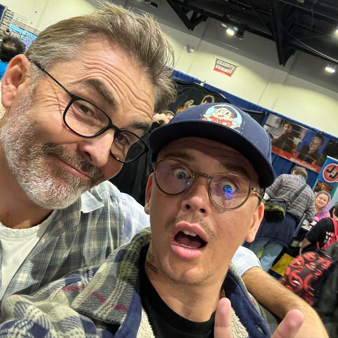 ロジックさんのインスタグラム写真 - (ロジックInstagram)「Rhode Island comic con day one was awesome! So excited for day two Saturday!!! See you all there!!!」11月4日 16時45分 - logic