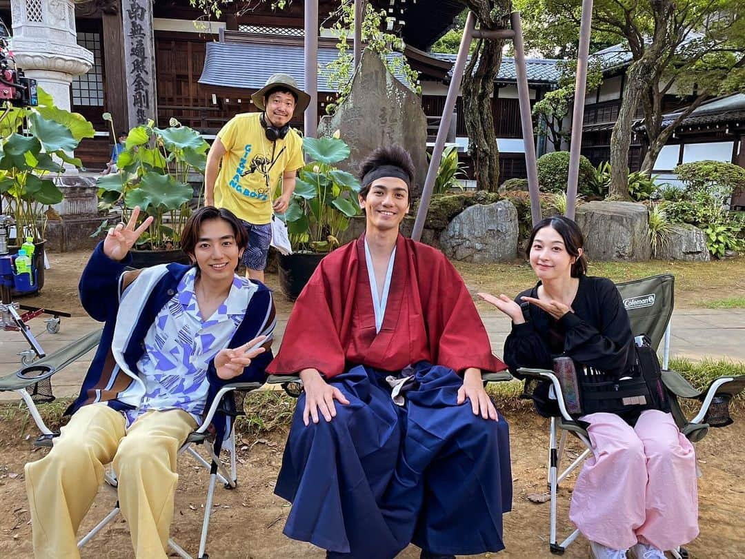 根岸拓哉さんのインスタグラム写真 - (根岸拓哉Instagram)「【出演情報】  「たそがれ優作 」 第5話「雨上がりのビール」 2023年11月4日21:00〜 BSテレビ東京にて放送  阪東タケル役で出演しております。  劇中劇で、北村有起哉さんと殺陣しました。  監督はいつもお世話になっている、アベラヒデノブさん。  そして、キイタとさおちゃんとも久しぶりにお仕事できました。  楽しかった。  是非。  #たそがれ優作 #北村有起哉 さん #駒木根葵太　さん #瀬戸さおり　さん #アベラヒデノブ　さん」11月4日 16時55分 - takuyanegishi_official