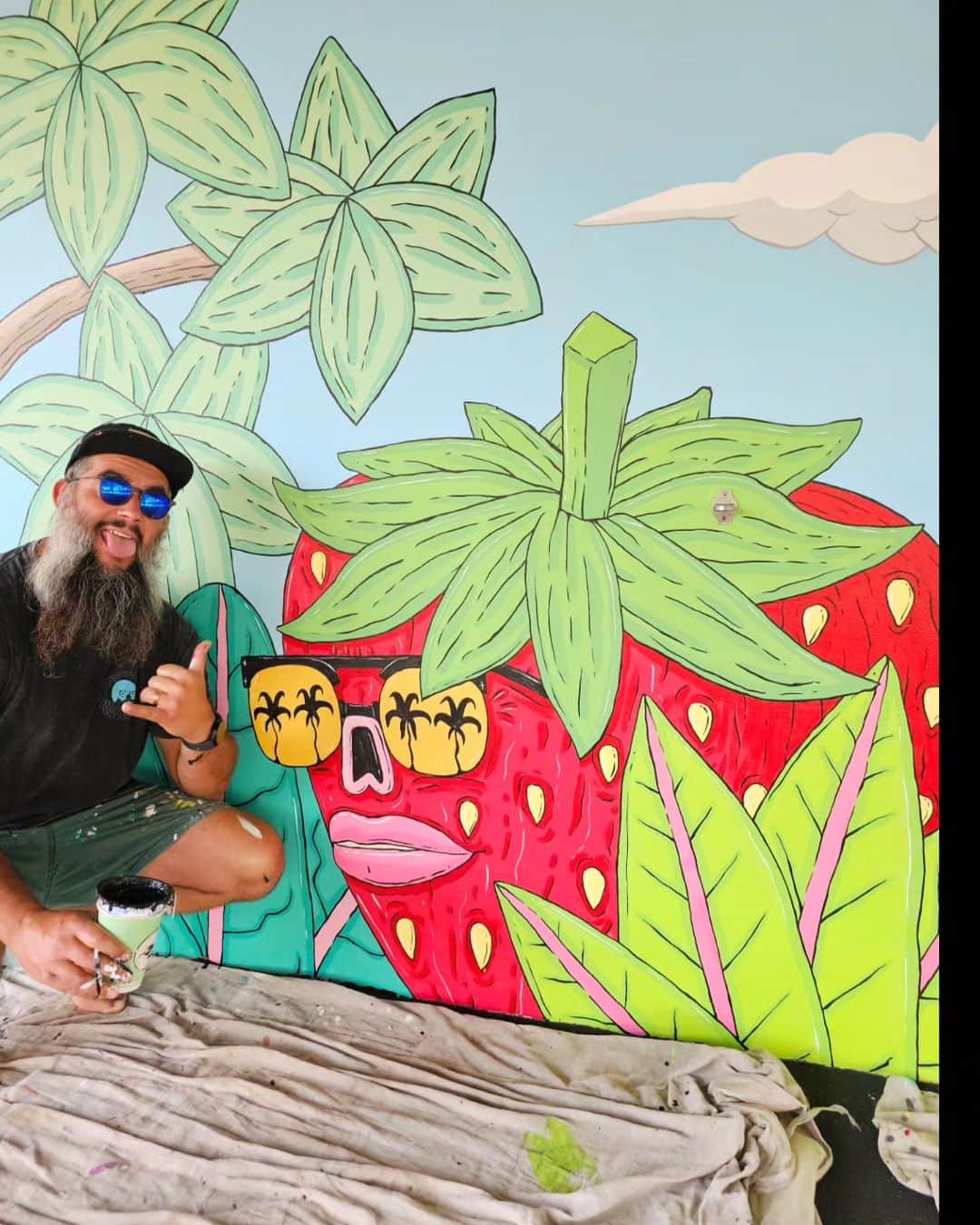 MULGAのインスタグラム：「Getting my fruit on the canteen wall at Blakehurst Public School ⁣ ✌️🍓🤙🍌✌️🍍🤙🍊✌️🍉🤙🍎」