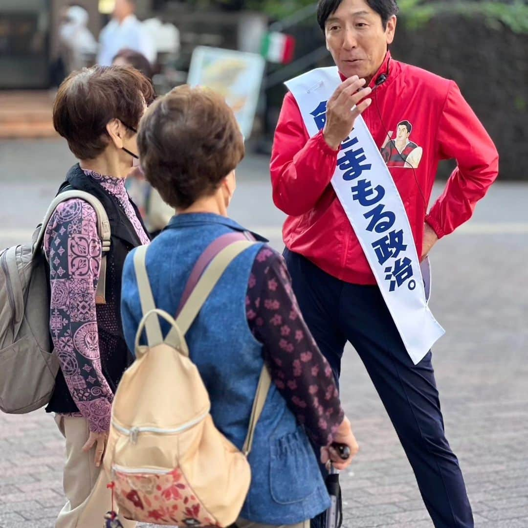 菅原一秀さんのインスタグラム写真 - (菅原一秀Instagram)「週末の午後の石神井公園駅はたくさんの人出で賑わいます😊 街頭演説をすると、｢必ず戻ってね！｣｢しっかり頼むよ！｣｢今、得意な経済を語る政治を！｣｢練馬のみんな声を！｣等々、次から次にお声がかかり、本当に嬉しくなります。#菅原一秀 #すがわら一秀 #東京９区 #自民党衆議院議員 #経済産業大臣 #今日も駅にいる」11月4日 16時53分 - sugawaraisshu