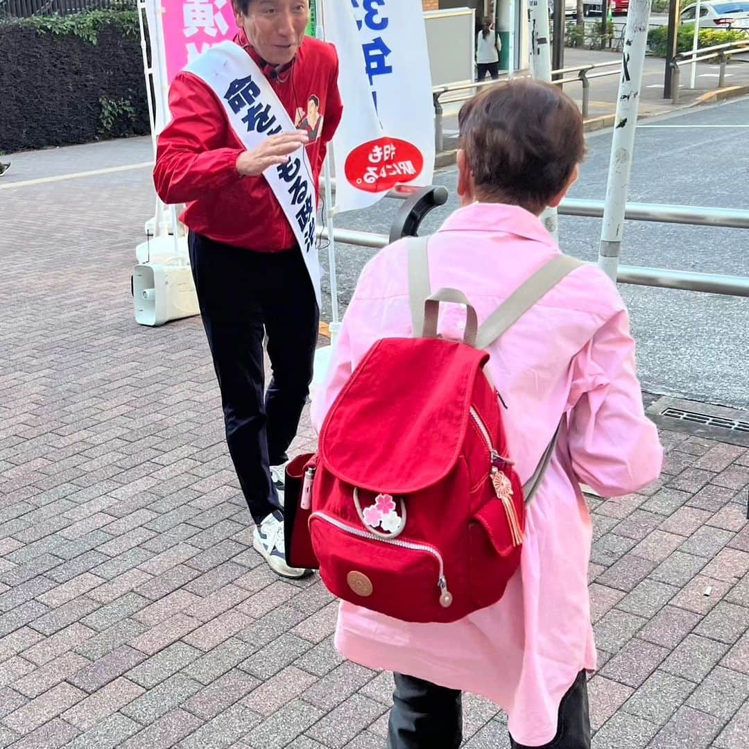 菅原一秀さんのインスタグラム写真 - (菅原一秀Instagram)「週末の午後の石神井公園駅はたくさんの人出で賑わいます😊 街頭演説をすると、｢必ず戻ってね！｣｢しっかり頼むよ！｣｢今、得意な経済を語る政治を！｣｢練馬のみんな声を！｣等々、次から次にお声がかかり、本当に嬉しくなります。#菅原一秀 #すがわら一秀 #東京９区 #自民党衆議院議員 #経済産業大臣 #今日も駅にいる」11月4日 16時53分 - sugawaraisshu