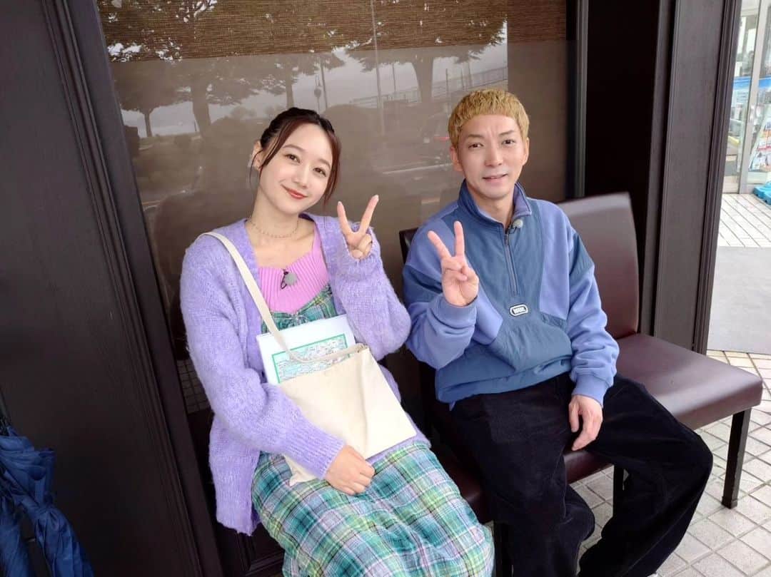 テレビ東京「土曜スペシャル」さんのインスタグラム写真 - (テレビ東京「土曜スペシャル」Instagram)「このあと6時30分からは 『ニューヨークの入浴旅第4弾♨️』  今回の旅の舞台は長野県🍎✨ 家族や友人とゆったり過ごすことができる貸切温泉をメインに この時期だから味わえる絶景紅葉貸切温泉を満喫🍁❤️ そして、温泉に入ったらもらえるお食事券で 長野名物などたくさんの情報が盛り沢山✨✨ この番組を見るときっと温泉に行きたくなること間違いなし！！ ぜひご覧ください！！！！！！  📣TVerではスマホやPC、タブレットなどで 全国どこからでも無料のリアルタイム配信で番組をお楽しみいただけます📺  #テレビ東京 #入浴旅 #ニューヨーク #嶋佐和也 #屋敷裕政 #中村静香 #高田秋 #長野県 #貸切温泉 #紅葉 #絶景温泉 #そば #山賊焼 #松茸 #温泉好きと繋がりたい #旅行好きと繋がりたい #♨️」11月4日 16時53分 - tvtokyo_dosupe