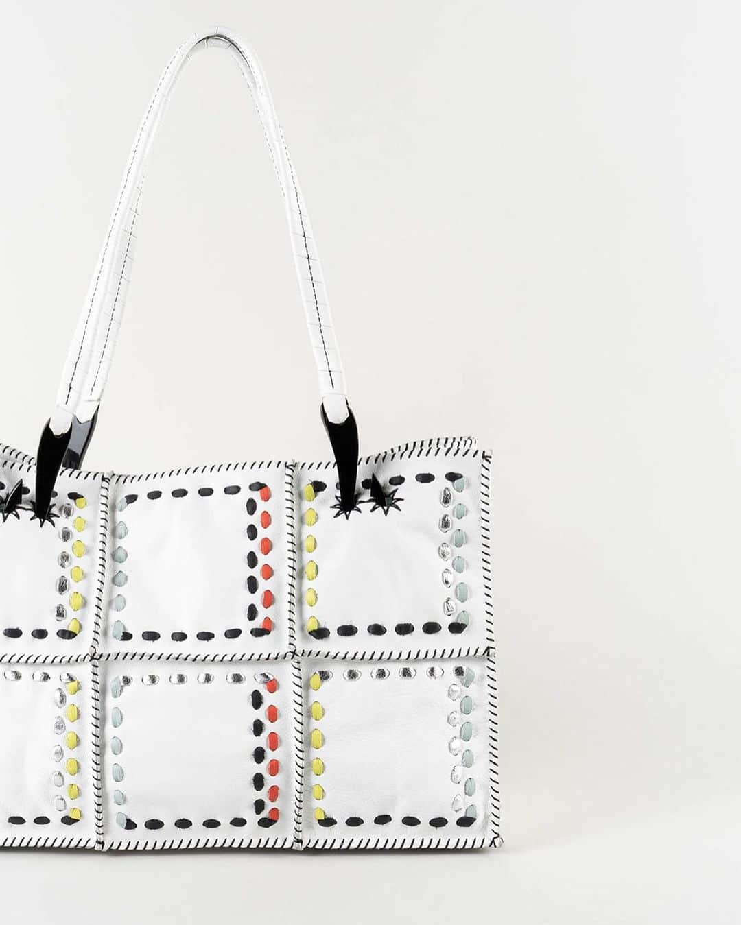 ジャマンピュエッシュのインスタグラム：「Soft Italian leather & unique patchwork design #jaminpuech #jonubag #totebag #uniquebag」