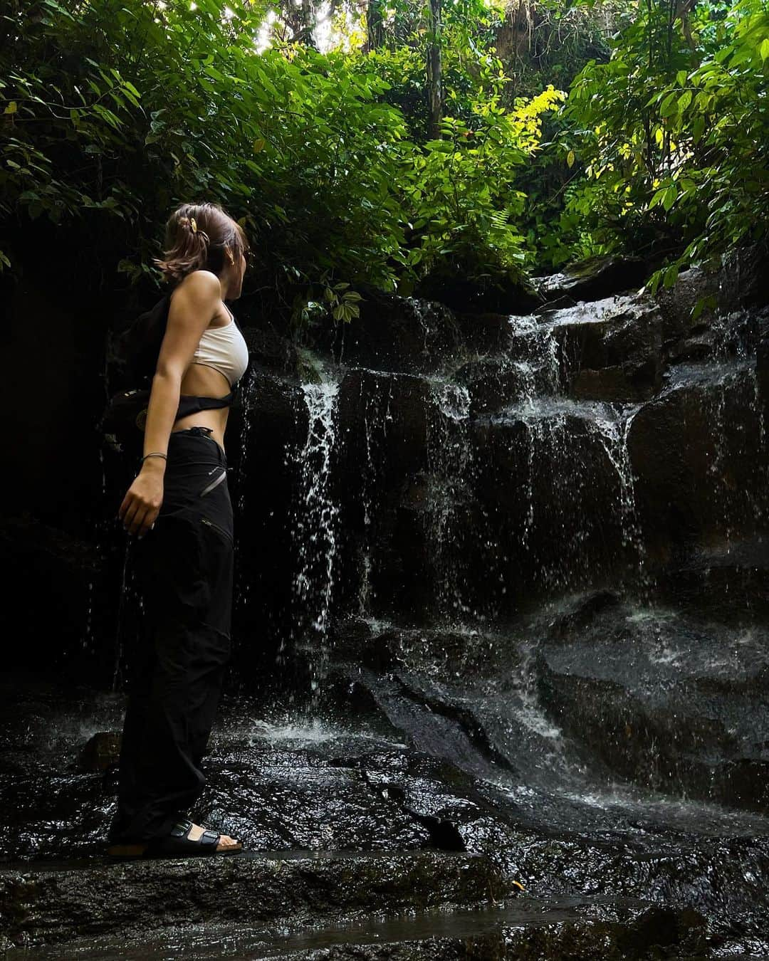 Kathryn Bernardoのインスタグラム：「One with nature 🧘🏽‍♀️🍃」