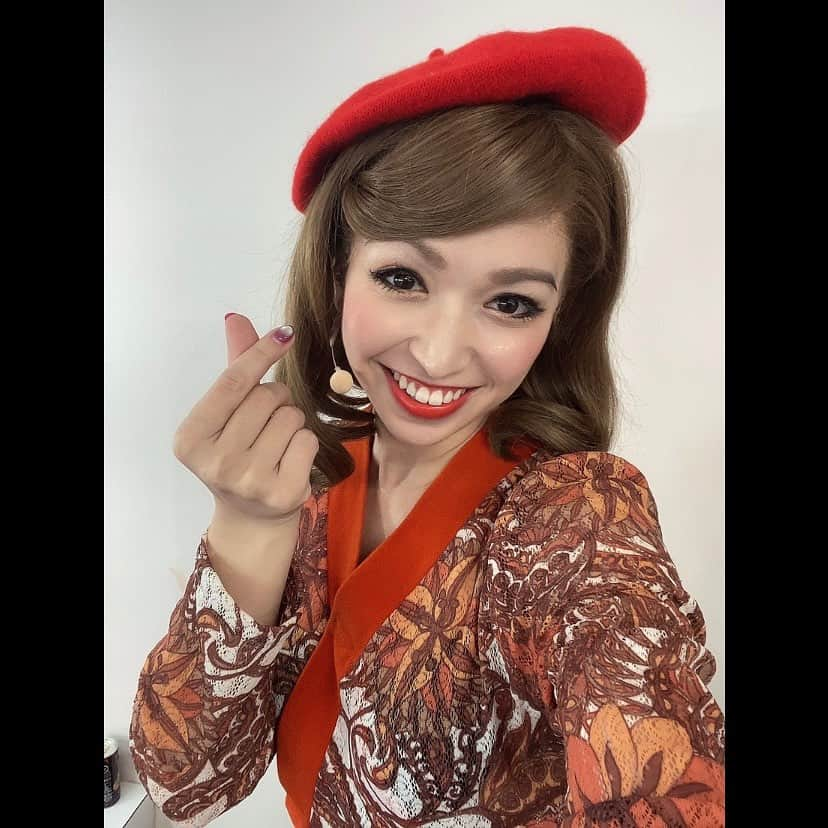 ダンドイ舞莉花のインスタグラム：「私の初日も！！！㊗️  無事終わりましたー！  ありがとうございました🫰🏻  お客様と一緒に作り上げていく、この世界。  最高に楽しい🧡  明日も私は昼公演！  CLUB A GO GO でお待ちしてます😘  #スライスオブサタデーナイト #asliceofsaturdaynight #musicaltheatre #musical #theatre #tokyo #japan #ミュージカル #初日 #openingday #thankyou」