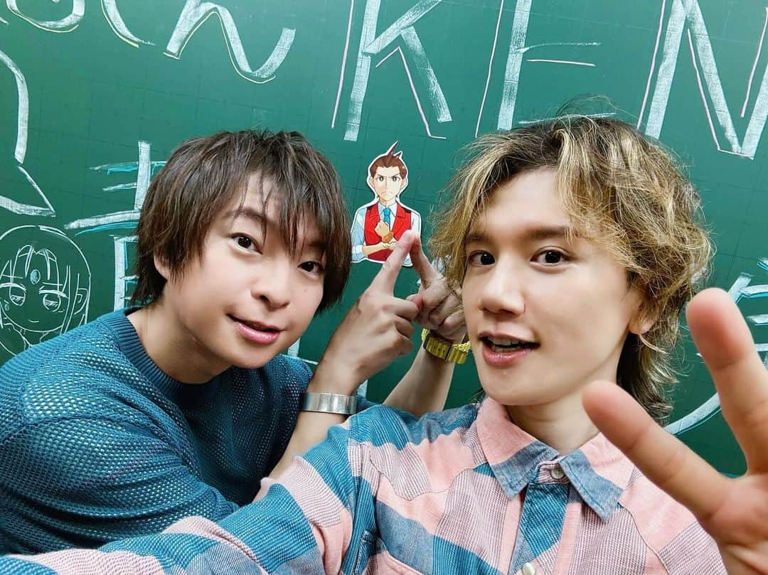 KENNのインスタグラム：「イベント登壇！！富山ぶりに2人で！ この後ライブできっと準備など大変であろう中、爆笑なひと時でした！！  ワタクシこの後は生放送！ 明日は山梨英和大学にお邪魔します！  #青山学院大学 #青山祭 2023 #山梨英和大学 #紅楓祭 #柿原徹也 #WannamakeyouSMILE #KENN #声優」