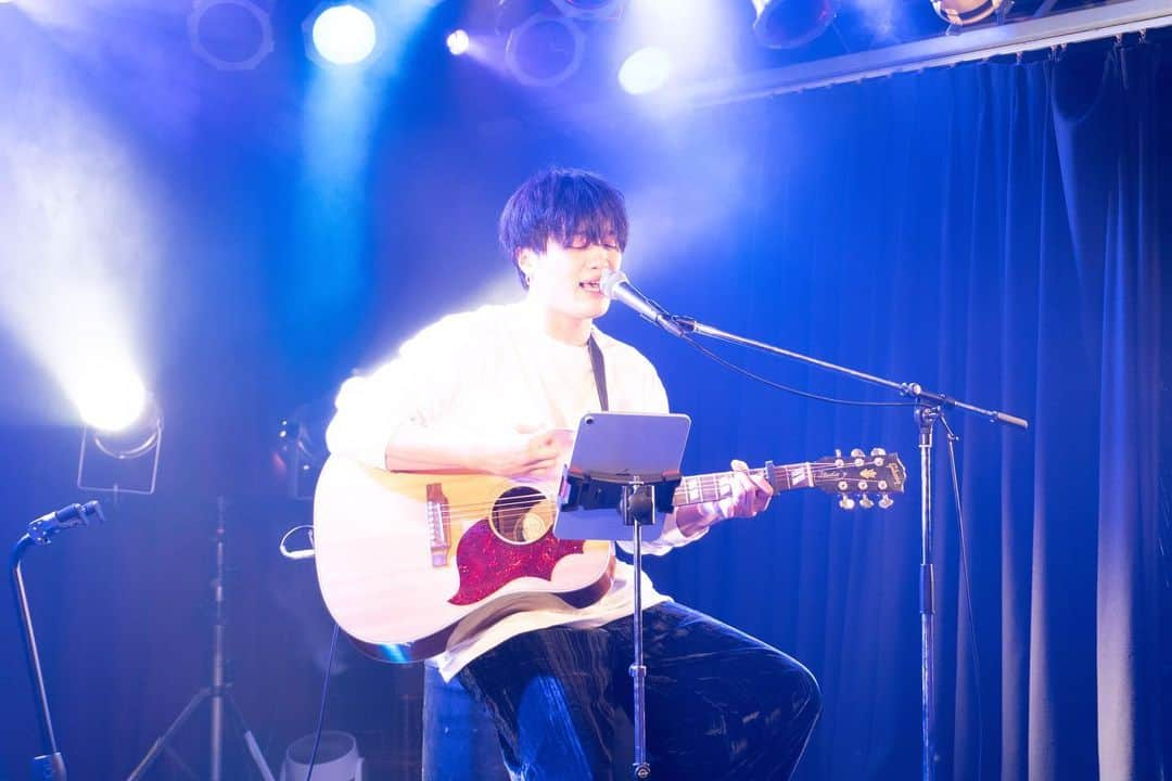 吉田広大のインスタグラム：「明日はTikTokライブ🎸よろしく！ 20:00〜21:00 吉田広大のアカウントで配信するのでぜひ！」