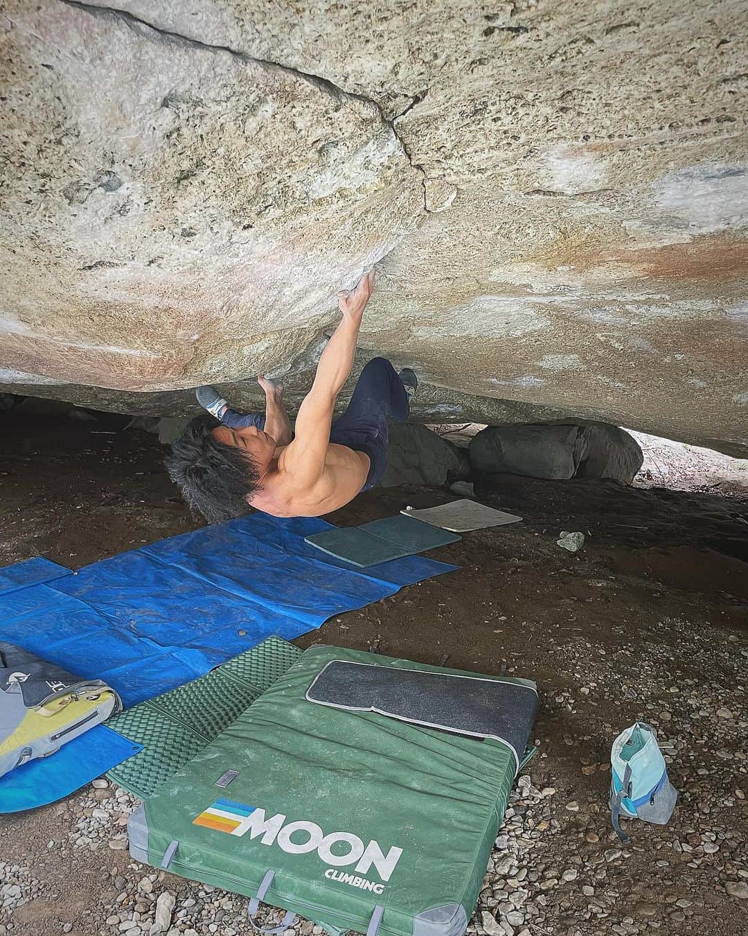 是永敬一郎さんのインスタグラム写真 - (是永敬一郎Instagram)「UMA ユーマ　5段/V14 ✅  これでbirth of the coolとUMAが登れたので、Nexusの挑戦権をGET。  ロカもいい感じにムーブ作ったから、次行くのが楽しみだ。  @k16_climbinghold  @climbingjam  @mountainhardwear.jp  @moonclimbing  @crux_importing_division  @climbbutora  @newhale_japan」11月4日 17時26分 - keiichirokorenaga