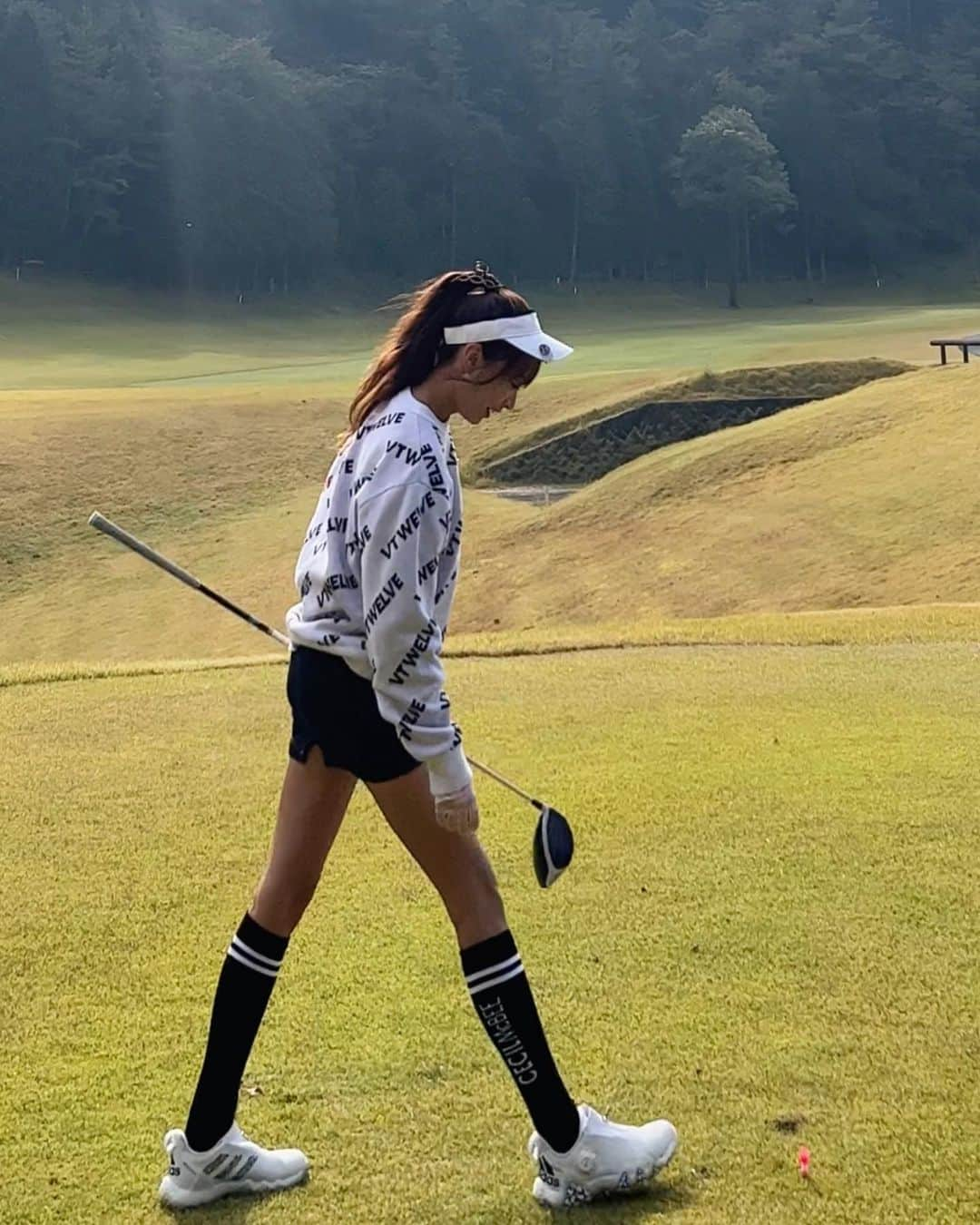 岡島彩花さんのインスタグラム写真 - (岡島彩花Instagram)「お姉様方とゴルフ🏌🏼‍♀️⛳️  やっぱり女子が集まると恋バナ多くなるの面白い🤤  スコアぼろぼろだったけど、 久しぶりに会えて楽しかった☺︎  年明けまでにもう１回行けたらいいな☺️ それまでに練習頑張ります...笑  #ゴルフ女子  #レンブラントゴルフ倶楽部御殿場」11月4日 17時32分 - okajima_ayaka