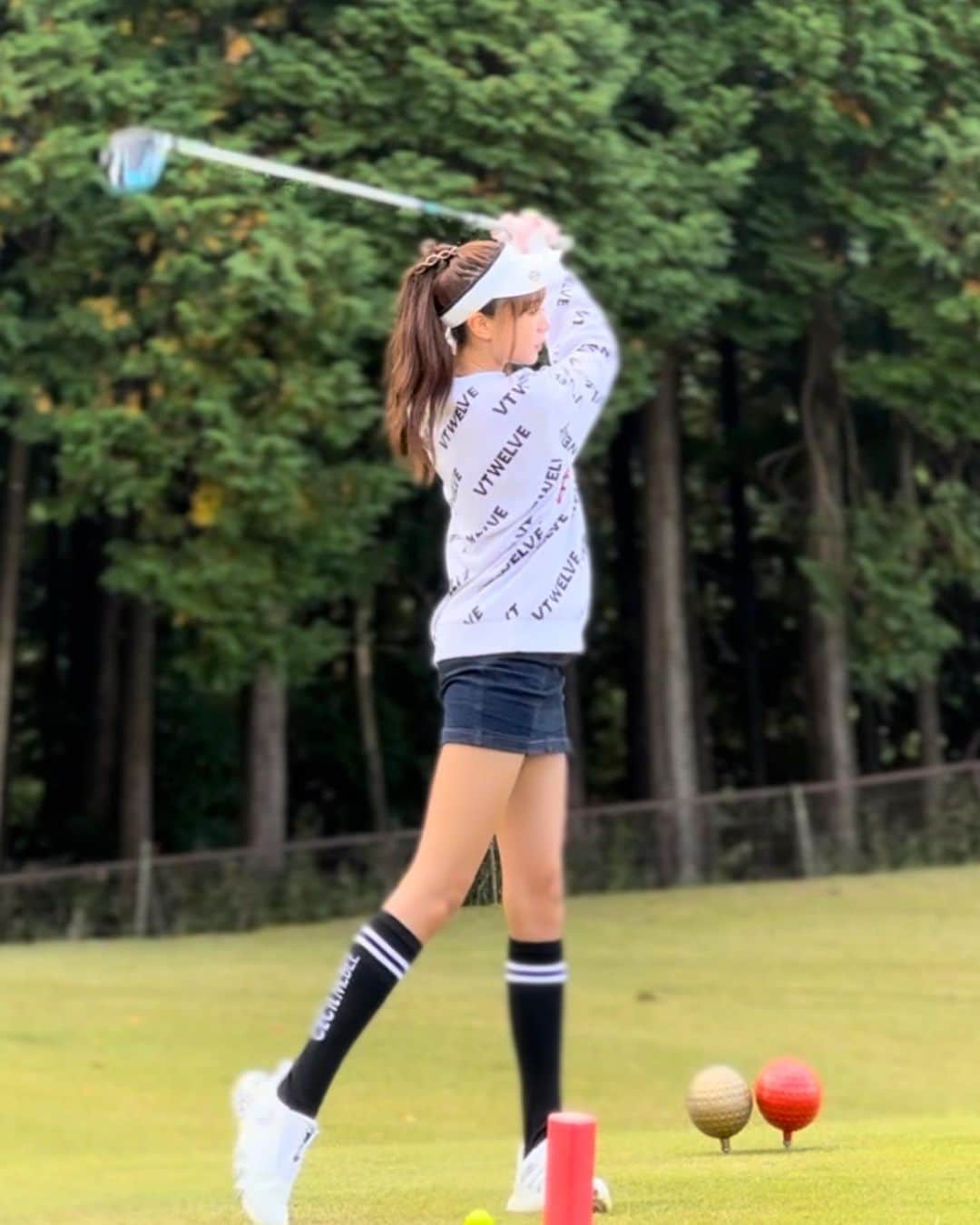 岡島彩花さんのインスタグラム写真 - (岡島彩花Instagram)「お姉様方とゴルフ🏌🏼‍♀️⛳️  やっぱり女子が集まると恋バナ多くなるの面白い🤤  スコアぼろぼろだったけど、 久しぶりに会えて楽しかった☺︎  年明けまでにもう１回行けたらいいな☺️ それまでに練習頑張ります...笑  #ゴルフ女子  #レンブラントゴルフ倶楽部御殿場」11月4日 17時32分 - okajima_ayaka