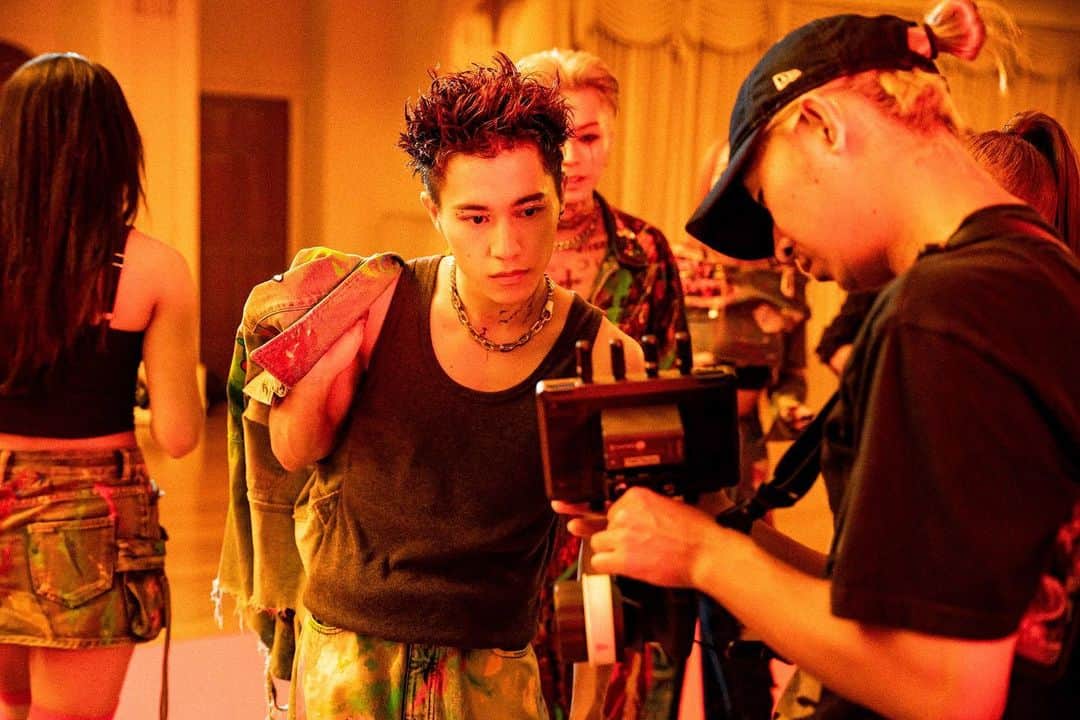 ZILLIONさんのインスタグラム写真 - (ZILLIONInstagram)「. 「ナイトメア」MVオフショット🧟‍♂️ Part3  📸: @ishikawa_no_image   #ZILLION #ジリオン #ZILLION_ナイトメア」11月4日 17時44分 - zillion_zln_official