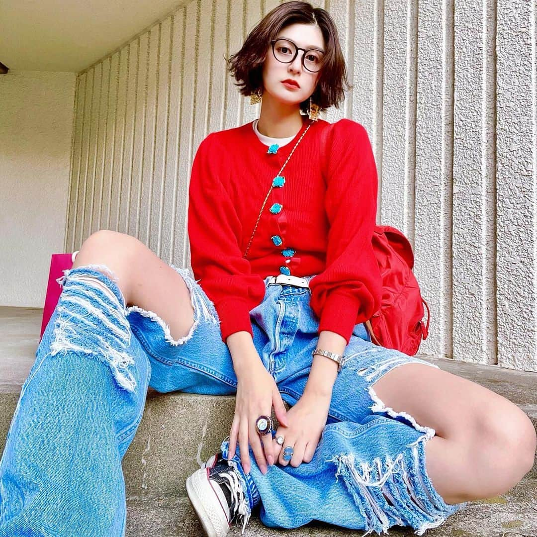 石井美絵子さんのインスタグラム写真 - (石井美絵子Instagram)「❤️🦋🫧  top #pameopose  denim #古着 #リメイク bag #PRADA #vintage  sneaker #converse ーーー #古着コーデ #古着ファッション #古着好き #古着女子 #カラーコーデ #カラーファッション #カラフルコーデ #カラフル好き #派手好き #派手服 #派手ファッション #fashiongram #vintagefashion #colorfulfashion」11月4日 22時00分 - mikako.ishii