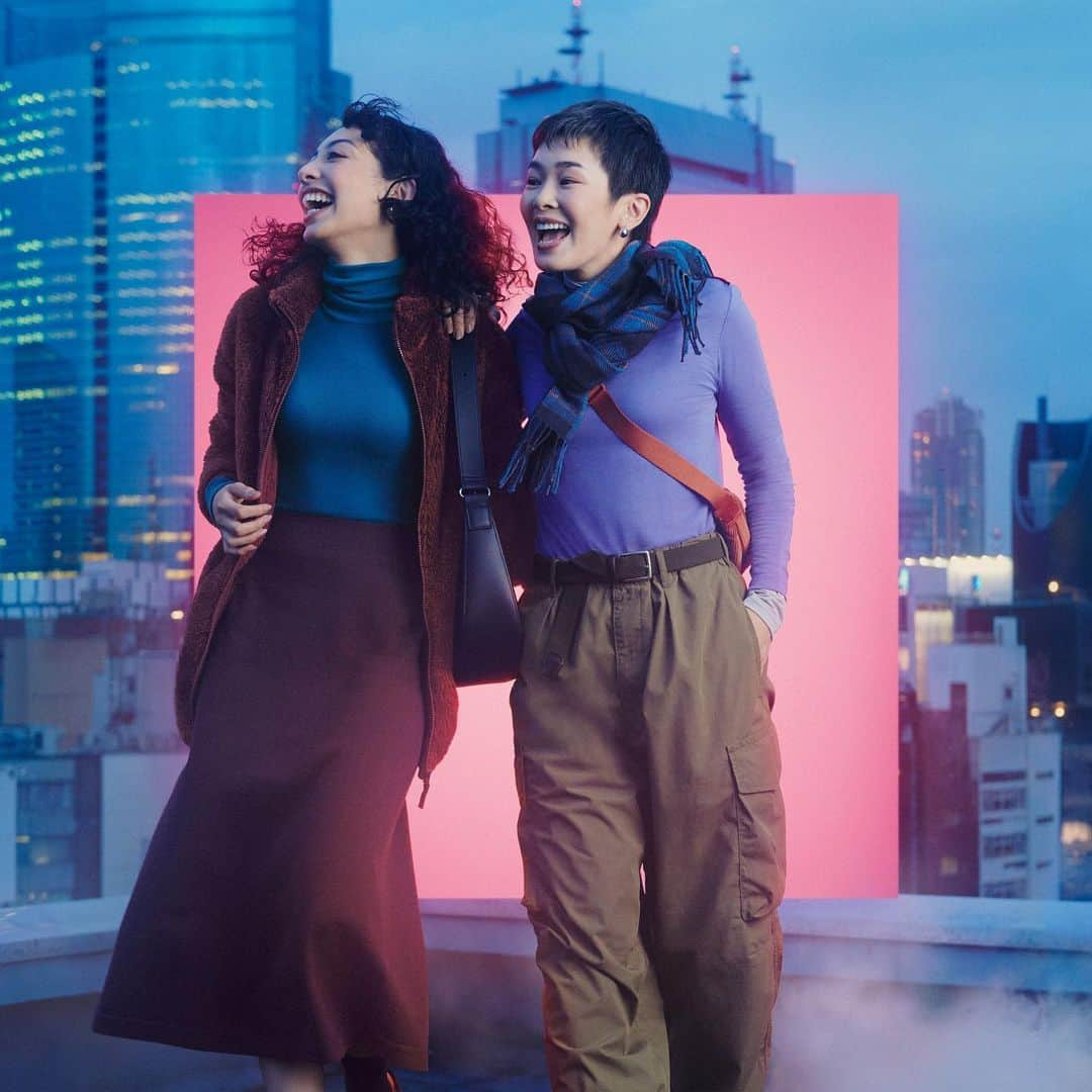 ユニクロのインスタグラム：「UNLOCK YOUR WINTER with HEATTECH.  HEATTECH is Innovative Thermal Clothing Technology.  #HEATTECH #UNLOCKYOURWINTER #UNIQLO #LifeWear   *The product availability differs among regions. Please check your regional account or website.」