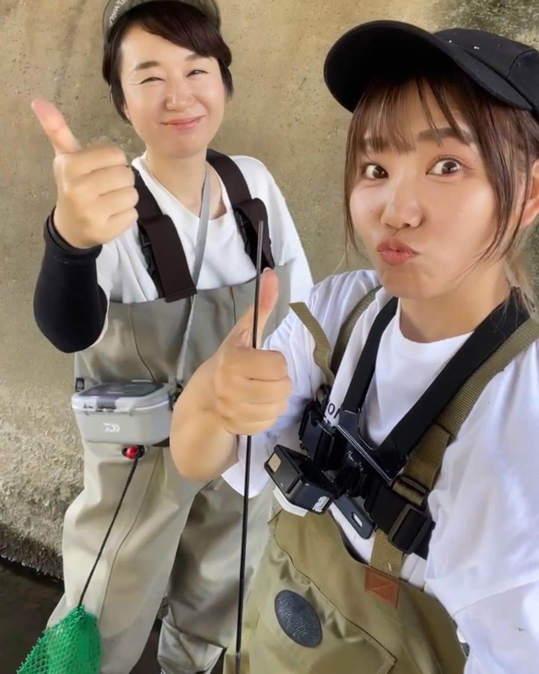 のインスタグラム：「ちぬちゃんとオフショット🎣🥩🔥✨  @kakari_chinuko   #うなぎ #釣り #ちぬ子 #独ヲタ #独ヲタアッキー #モトブログ  #GSX250R #ハンターカブ #svartpilen401  #raiderjcrossover #レイダーJ  #ツーリング #バイク #いろはラーメン #キャンプ #キャンプツーリング #車中泊」