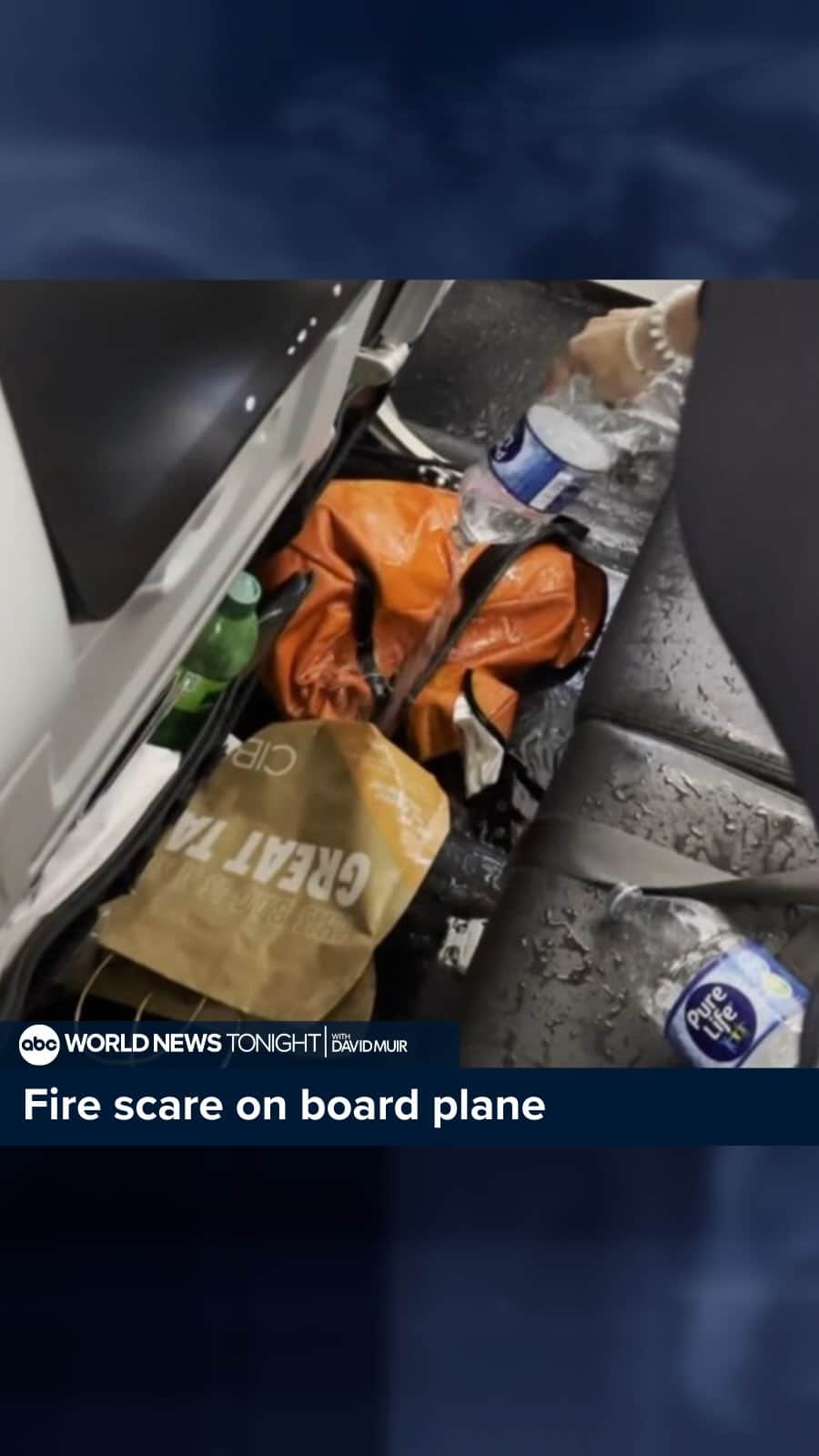 ABC Newsのインスタグラム：「Awaiting takeoff at New York’s JFK Airport, a chaotic scene unfolded when a passenger’s portable charger apparently caught fire. Flight attendants took action by dousing the flames with water. @giobenitez reports.  #WorldNewsTonight #DavidMuir #News #ABCNews #JetBlue #Fire」