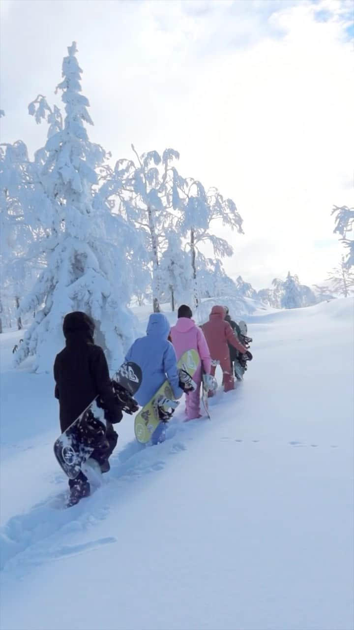 ROXY JAPANのインスタグラム：「❄️ROXY SNOW girls🏂⛄️❄️ @fumika_hoshino @haruna_matsumoto  @kareniwadare  @coolwakushima  @sarah_muneno」