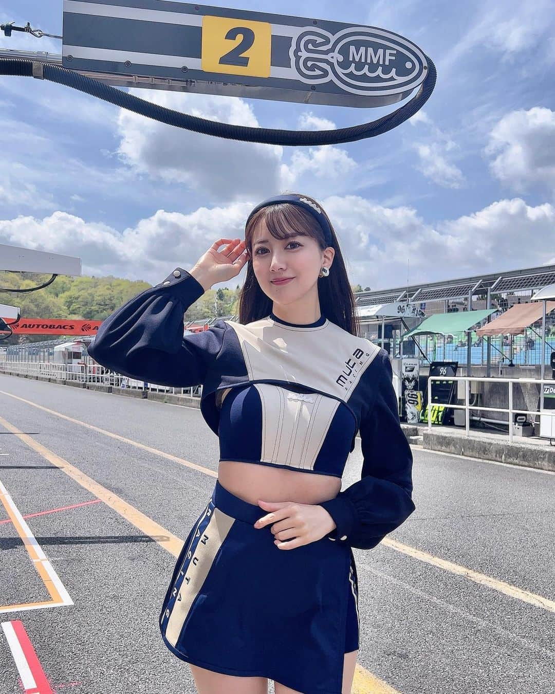 瀬谷ひかるのインスタグラム：「💙🤎  SUPERGT Rd.8もてぎ 予選日のスケジュールです🗓️  開幕戦がついこのあいだだった気がするのに 本当に1年ってあっという間だなと思います😌  現在ランキング2位の2号車muta Racing INGINGが 逆転チャンピオンを勝ち取るためにはポールトゥウィンが必須条件☝️ まずは今日の予選でポールポジションを獲りにいきます！ シビアな環境ではありますが、2号車ならできると信じています✊  今回は両日物販もあるので、私達とお揃いのmutaグッズで 一緒に2号車を応援しましょう！  最後まで諦めずに、応援よろしくお願いします❤️‍🔥  .  11/4 (土) 予選日スケジュール🗓️  09:25-11:10　公式練習 10:50-11:00　GT300専有走行 11:05-11:15　スポンサーステージ 11:55-12:35　ピットウォーク(ドライバー登場予定 11:55-12:15） 13:40-13:55　物販サイン会(@イベント広場KARZブース) 14:38-14:48　GT300 Q1 B組 15:13-15:23　 GT300 Q2 16:10-16:40　キッズウォーク(塗り絵＆ステッカーを配布します！) 17:30-17:40　RQステージ  #supergt #muta #mutaracing #mutaracingfairies #ingingmotorsport #motorsport #racequeen #model #selfie #japanesegirl #portrait #camera #スーパーgt #モータースポーツ #レースクイーン #モデル #モータースポーツ好きな人と繋がりたい」