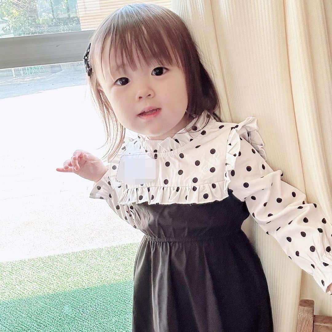 のインスタグラム：「うちのおチビちゃん、無事幼稚園入れそうです🧒🏻💕 頑張ったね♥️♥️♥️ ⭐︎ 来年から幼稚園とか早すぎて😂 この前産んだよな？🤔 さみしいけど、母は自分時間が増えるので楽しみです笑 ✳︎ ✳︎ ✳︎ ✳︎ #6歳 #3歳 #女の子ママ #姉妹ママ #姉妹 #キッズコーデ #キッズファッション #姉妹コーデ #リンクコーデ #姉妹リンクコーデ #今日のコーデ #ootd #outfit #子供服 #kidsfashion #kidstagram #instakids #kidsphotography #sisters」