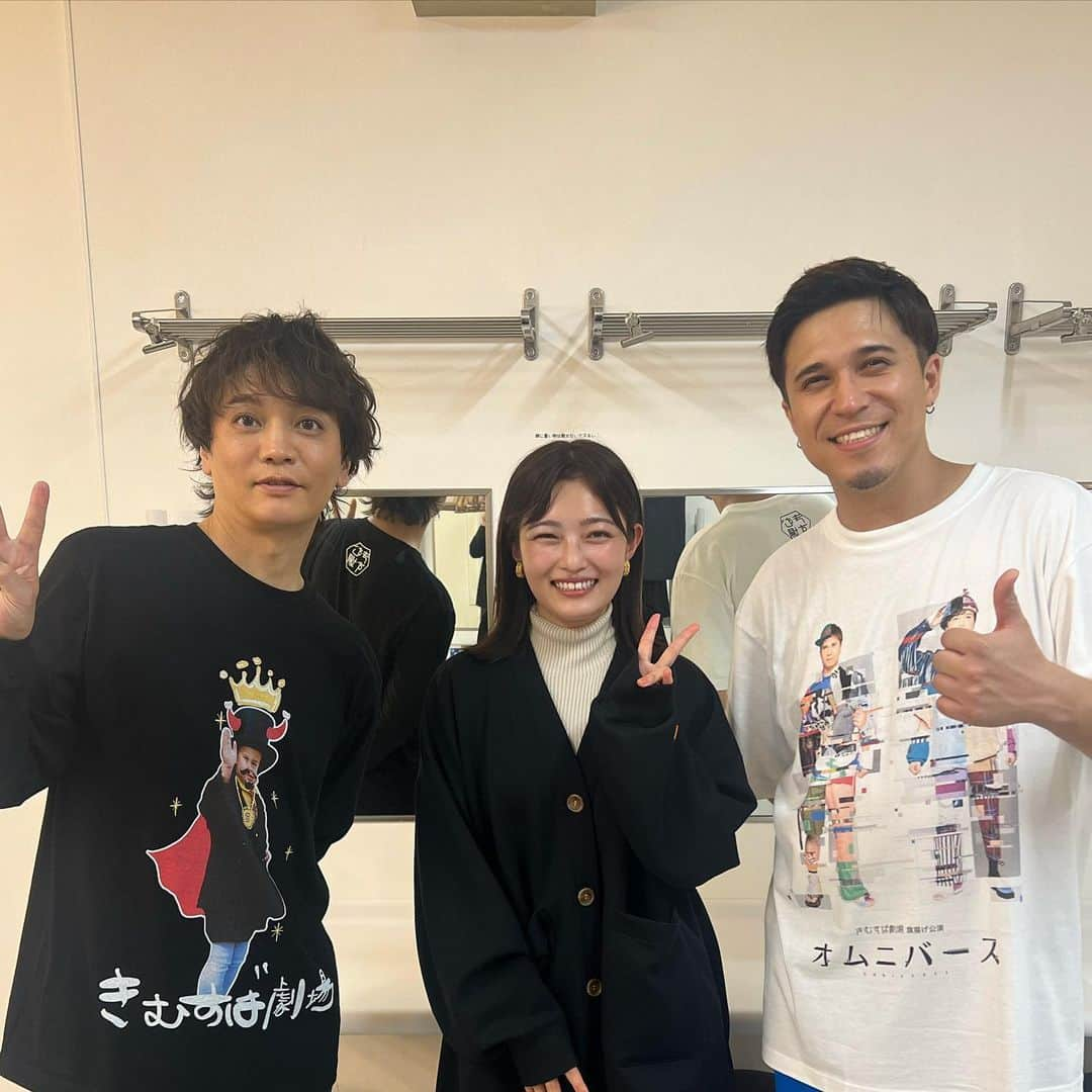 井上咲楽さんのインスタグラム写真 - (井上咲楽Instagram)「きむすば劇場！オムニバース  観劇させていただきました！スーパーエンターテイナーのおふたりの舞台、本当に素敵でした！ お腹捩りながら笑いました😂  おはスタじゃないスバにいに会うのがとっても新鮮でなんだか緊張しました。スバにぃは、いつ会っても目の奥が情熱で燃えていて、でも言葉の奥にいる人のことを考える余裕と優しさがあって、いつ会ってもすごいな〜と思います。 夢をものすごいパワーで追い続けるスバにい、カッコいいです！」11月4日 10時05分 - bling2sakura