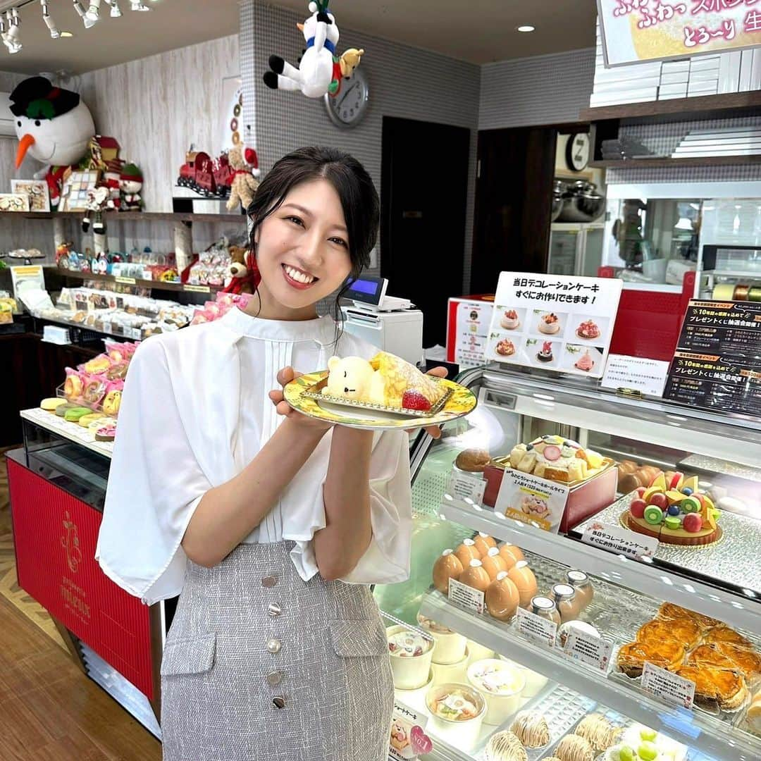 太田英里のインスタグラム：「👩🏻‍🍳🍰💗 「Patisserie Mieux」様での 10周年記念イベントにて、 1日店長を務めさせていただきました！  各地からたくさんの方が来てくださり、 本当に嬉しかったです！ ありがとうございました☺️  店内には美味しそうなケーキや焼き菓子だけでなく、 可愛すぎて食べるのがもったいないような 目でも楽しめるものがたくさんあって、 お店にいるだけで幸せな気持ちになりました🥰  10周年という大切な節目に 1日店長を務めさせていただけたこと、 とても光栄に思います。🙇‍♀️✨  Patisserie Mieux関係者の皆様、 改めてありがとうございました！ またプライベートでもお邪魔させてください☺️  とーーっても幸せな時間でした！  #愛知 #愛知カフェ #春日井 #春日井カフェ #パティスリーミュー #ケーキ」