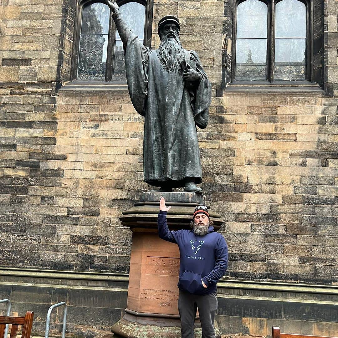 コリー・ロバートソンさんのインスタグラム写真 - (コリー・ロバートソンInstagram)「The most glorious time in the UK these past two weeks 🧡 @realwilliebosshog and I had the privilege of speaking at the @arc_forum I’ll definitely be sharing more about that later, but for now heading home and feeling inspired by the beauty that surrounds us, in creation, in music, in art and architecture, and in the hearts and minds of brilliant, kind, generous people with a hope for a better world.」11月4日 9時58分 - bosshogswife