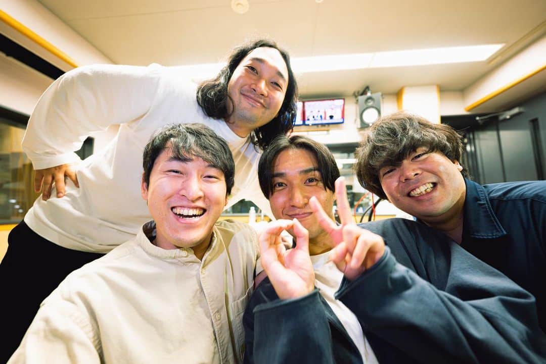 加賀翔（かが屋）さんのインスタグラム写真 - (加賀翔（かが屋）Instagram)「宮下草薙の15分とかが屋の鶴の間200回記念コラボありがとうございました！YouTubeで生配信と放送がradikoで聴けるのでぜひ！今日は18時からかが屋文庫の生配信なのでこちらもぜひ！深夜生放送ありがとうございました！」11月4日 10時15分 - kagaya_kaga