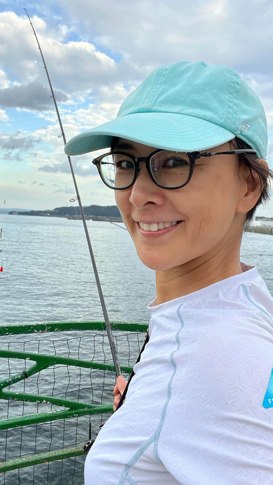 萩野志保子のインスタグラム：「息子の釣り🎣 #釣って食べる #命に感謝」