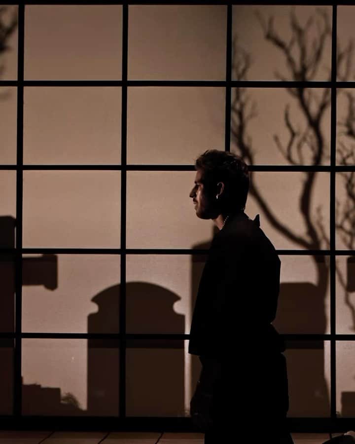 シエラ・ラミレスのインスタグラム：「@othrsyde’s new music video for ‘Hurt Myself’ just dropped today & is available to stream on every platform!!! It’s one of my favorite videos he’s made to date. Wait….what are you still doing here?!? Go watch it!! 🙊🖤」