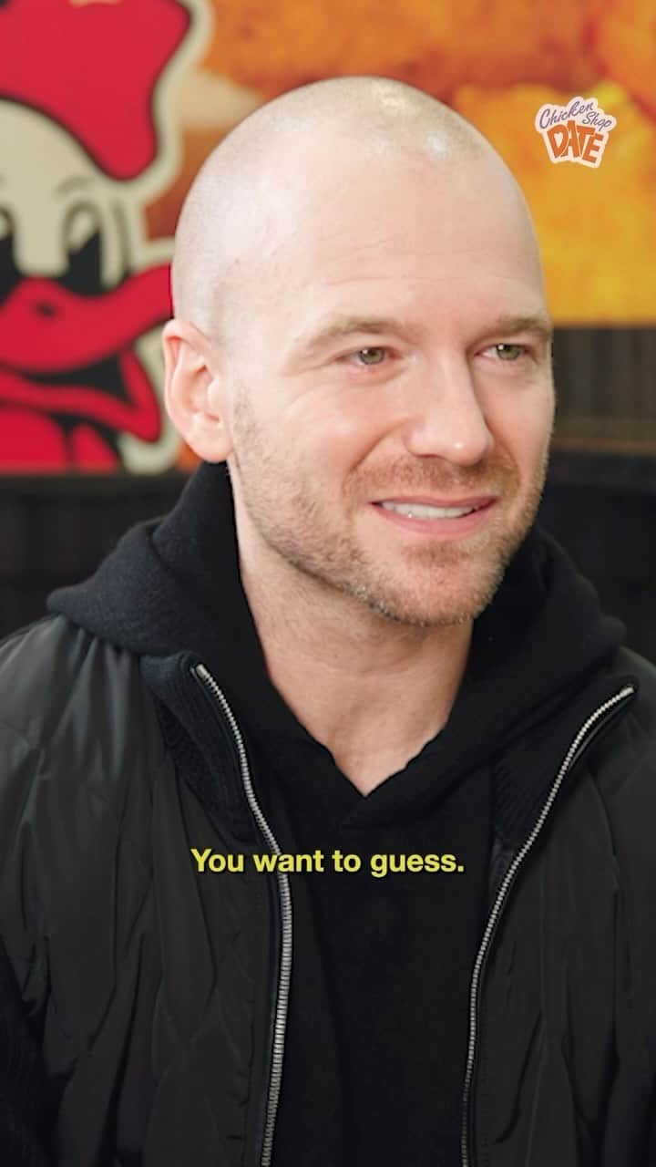 キキ・パーマーのインスタグラム：「It was love at first hot wing 🤪— this was too kind @seanseaevans 🫶🏾」