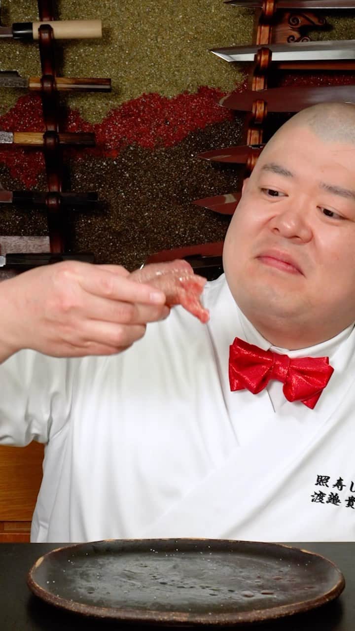  WATANABETAKAYOSHIのインスタグラム：「Wagyu dozo  #tasty#dozo#sushibae#teruzushi#sushi」
