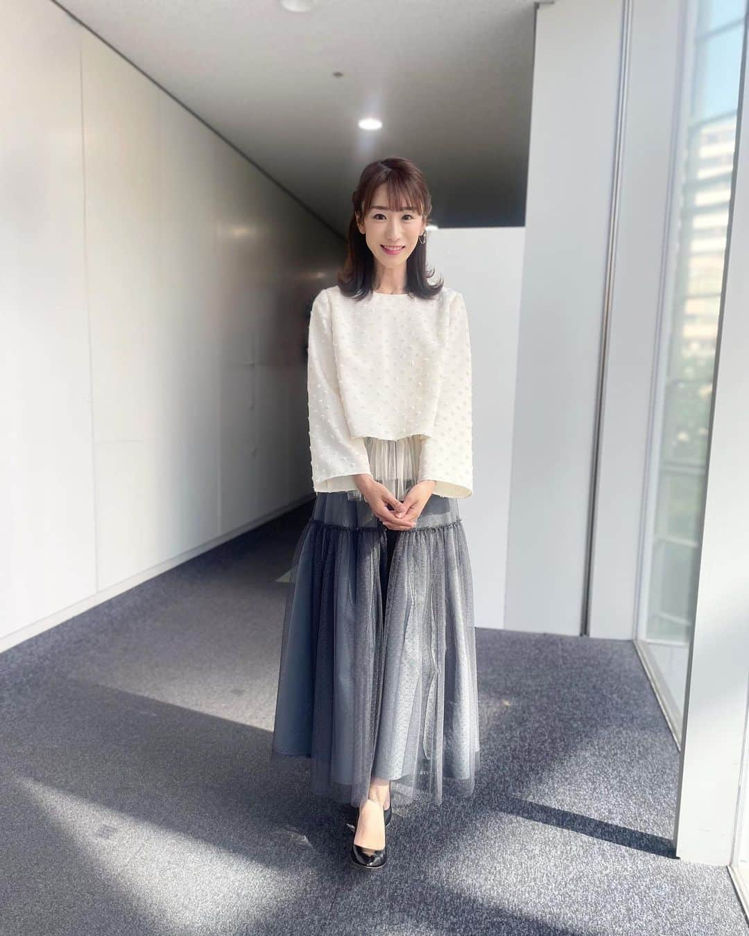 堂真理子さんのインスタグラム写真 - (堂真理子Instagram)「昨日の「ワイド！スクランブル」の衣装は、 ☆ブラウス,スカート… #ノーリーズ ☆アクセサリー… #starjewelry  でした👗✨ チュールのスカートが素敵でした☺️  今日も暖かく穏やかな一日ですね☀️   #大下容子ワイドスクランブル #ワイドスクランブル  #ニュース #堂真理子 #テレビ朝日 #アナウンサー」11月4日 11時37分 - mariko_do