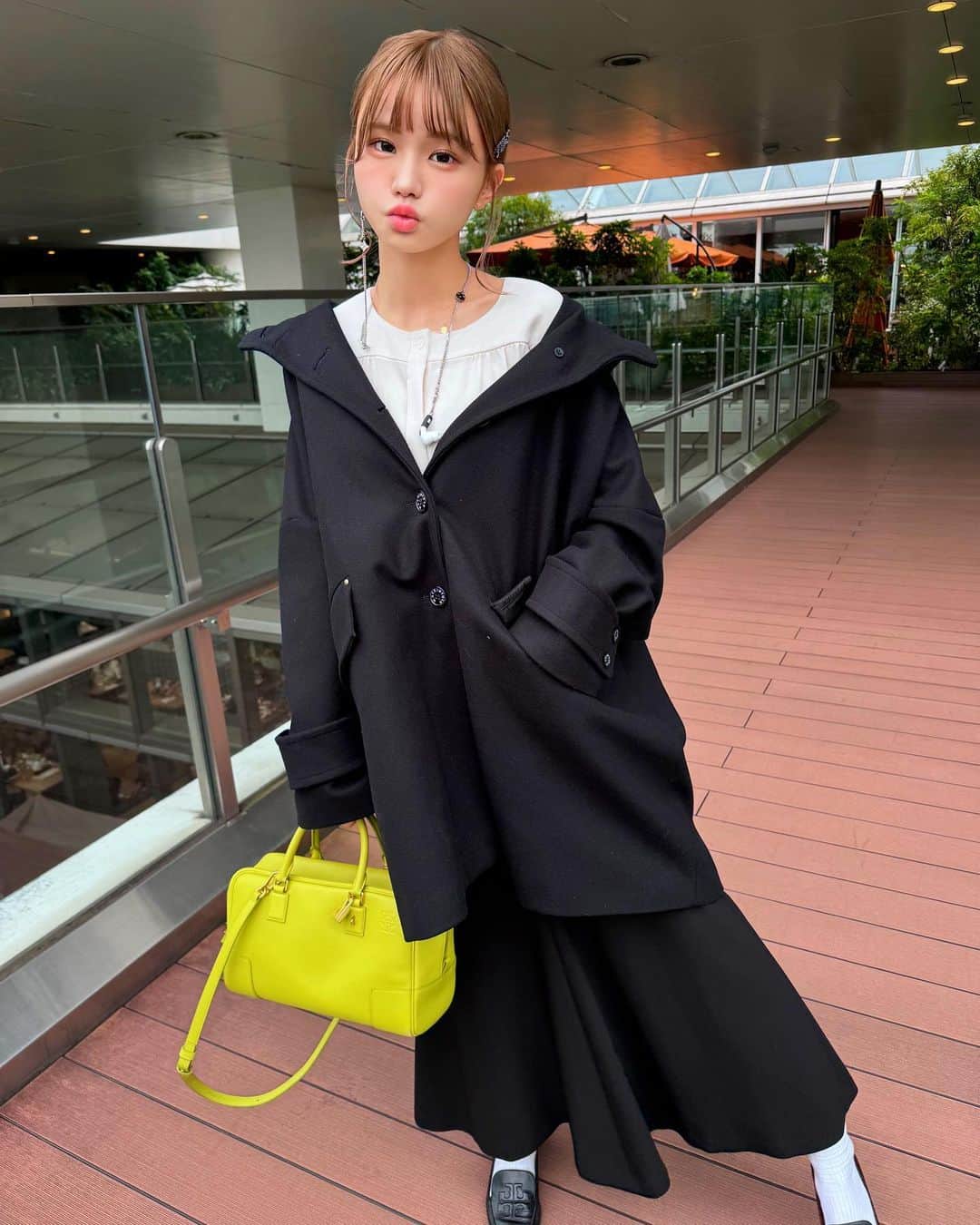 みもれもんさんのインスタグラム写真 - (みもれもんInstagram)「private clothes🌍🗼  私服は露出しないタイプです🍋💭 あれ、、SMILE逆になってるね☺︎？  #tokyo #私服 #ootd #outfit #clean #japan #portrait  #cosplayer #みもれもん #mimolemon #ショートヘア #ボブ #金髪ショート #コスプレイヤー」11月4日 11時47分 - mimore_mon0929