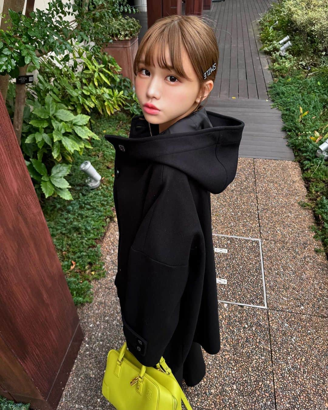 みもれもんさんのインスタグラム写真 - (みもれもんInstagram)「private clothes🌍🗼  私服は露出しないタイプです🍋💭 あれ、、SMILE逆になってるね☺︎？  #tokyo #私服 #ootd #outfit #clean #japan #portrait  #cosplayer #みもれもん #mimolemon #ショートヘア #ボブ #金髪ショート #コスプレイヤー」11月4日 11時47分 - mimore_mon0929