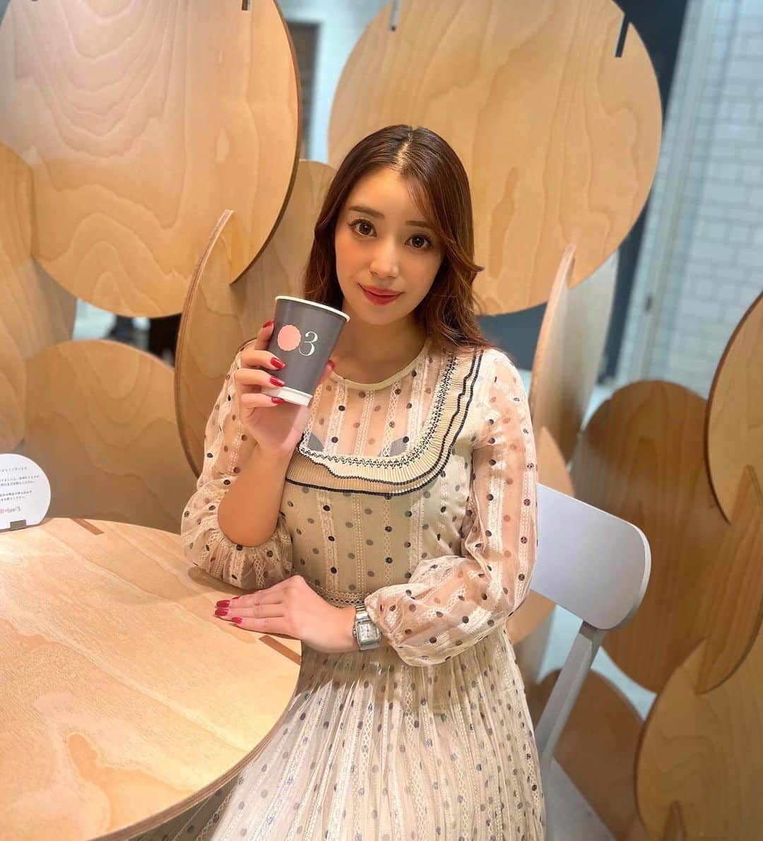 中村かなさんのインスタグラム写真 - (中村かなInstagram)「🇰🇷韓国美容レポ②📝  今回韓国で受けた美容施術で1番お気に入りな 眉毛のアートメイク♡ 1.2枚目はちょうど1週間経った写真です♡  ノンヒョン駅やカンナム駅から近くの 【 @brownee_japan 】さん  ☑︎日本人のインフルエンサーたちも多数来店 ☑︎日本語の通訳が常駐 ☑︎カウンセリングも丁寧で安心 ☑︎院長は10年以上の経歴をもつベテランさん ☑︎早くて上手！  いいとこばかりで🥹 初めてのアートメイクは大満足の仕上がりでした♡ 私は眉毛の左右差があり いつも上手に眉毛が書けなかったので… ほんとにやってよかった❣️🥹 心配だった痛みは、全くなし❣️ 麻酔もしっかり塗ってくださるし あっという間に終わります  ちなみに一緒に行ったあゆちゃんは ヘアラインのアートメイクをしていたけど とってもナチュラルな仕上がりでした✨ 次はリップが気になってます💋  私たち以外のお客様も みんな日本人であっという間に終わるので お友達同士で行っても大丈夫✨ オススメしかないサロンです♡  ￣￣￣￣￣￣￣￣￣￣￣￣￣￣￣￣￣  【 かなのインスタ見た 】 で１万ウォン割引にしてくださいます✨  もともとお値打ちなのに🥹 さらにお🉐になるので、みなさん使ってくださいね♡  ▪️予約は @browee_japan さんプロフィールのLINEからどうぞ  ￣￣￣￣￣￣￣￣￣￣￣￣￣￣￣￣  #アートメイク #アートメイク眉 #アートメイク眉毛 #アートメイクリップ #アートメイクアイライン #アートメイクスクール #アートメイク韓国 #アートメイク唇 #アートメイクヘアライン #ニップル #アートメイクヘアー #アートメイクヘアーライン #アートメイクsmp #smp #アートメイクニップル #アートメイク頭皮 #薄毛 #M字 #江南 #江南区 #美容#渡韓#韓国#韓国美容#韓国クリニック #韓国観光 #ソウル旅行 #韓国クリニック#韓国情報 #渡韓記録」11月4日 11時59分 - k777pime