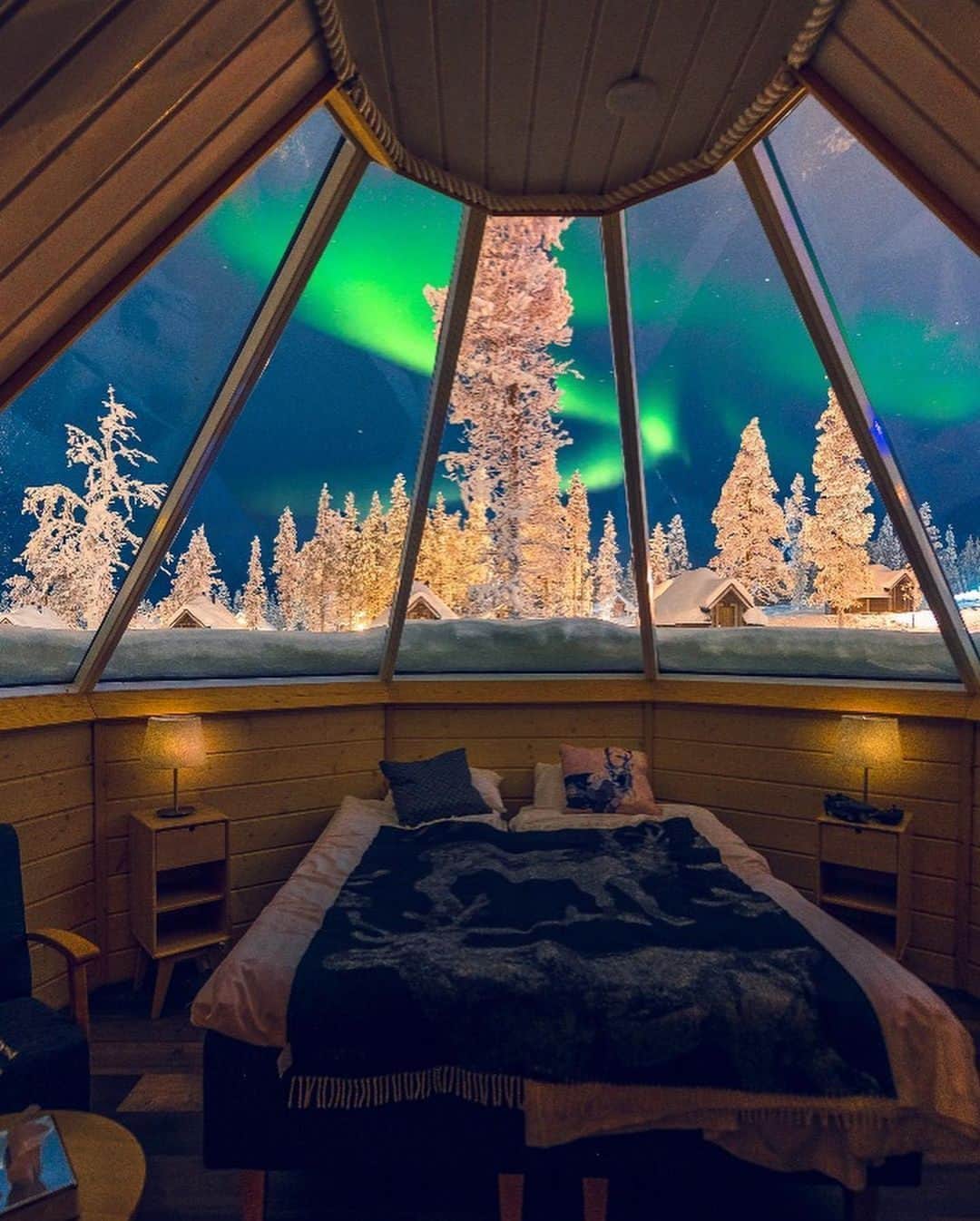 PicLab™ Sayingsのインスタグラム：「Goodnight from one of the most beautiful bedroom views in the world in Lapland. 🇫🇮 Can you imagine falling asleep to this gorgeous display? We wouldn't want to miss a second!  📸@alaa_oth」