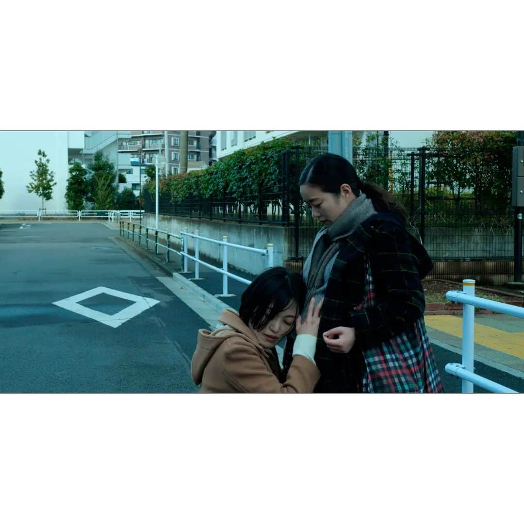 ぎぃ子さんのインスタグラム写真 - (ぎぃ子Instagram)「本日から坂本礼監督 映画『 #二人静か 』新宿・K's cinemaにて上映されます！ 本日の上映は18:30～ 上映後登壇もしますので、是非映画館にお越しください🙇‍♀️  ケイズシネマのサイトからご予約もできます！  私は莉奈役で出演しています。  試写で観た時、時々呼吸をするのも忘れていました。息がつまります。でも、それでも、生きています。  映画館でお会いしましょう。  私が登壇するのは今日、明日、10日ですが、登壇日以外も最初の一週間はケイズシネマに遊びに行く予定です✨  (※R18+)  #映画 『二人静か』 監督： #坂本礼 さん 脚本： #中野太 さん  主演： #西山真来 さん　#水澤紳吾 さん  #ぎぃ子　#裕菜 さん　#伊藤清美 さん　#佐野和宏 さん　#川瀬陽太 さん　#小林リュージュ さん  企画： #朝倉庄助 さん エグゼクティブプロデューサー： #田尻裕司  さん #田尻正子 さん プロデューサー： 坂本礼 さん　#寺脇研 さん　#森田一人 さん 助監督： #山城達郎 さん 撮影： #鏡早智 さん 録音： #菅沼緯馳郎 さん 録音助手： #清水健司 さん 制作応援： # 女池充 さん 衣装： #鎌田英子 さん スチール： # 小谷野真有 さん 編集： #蛭田智子 さん サウンドデザイン： #弥栄裕樹 さん 仕上げ： #田巻源太 さん 製作： #冒険王株式会社　 #国映株式会社　制作： #国映映画研究部　 配給： #株式会社インターフィルム  #CRGACTORS」11月4日 11時54分 - giko.giko.giiko