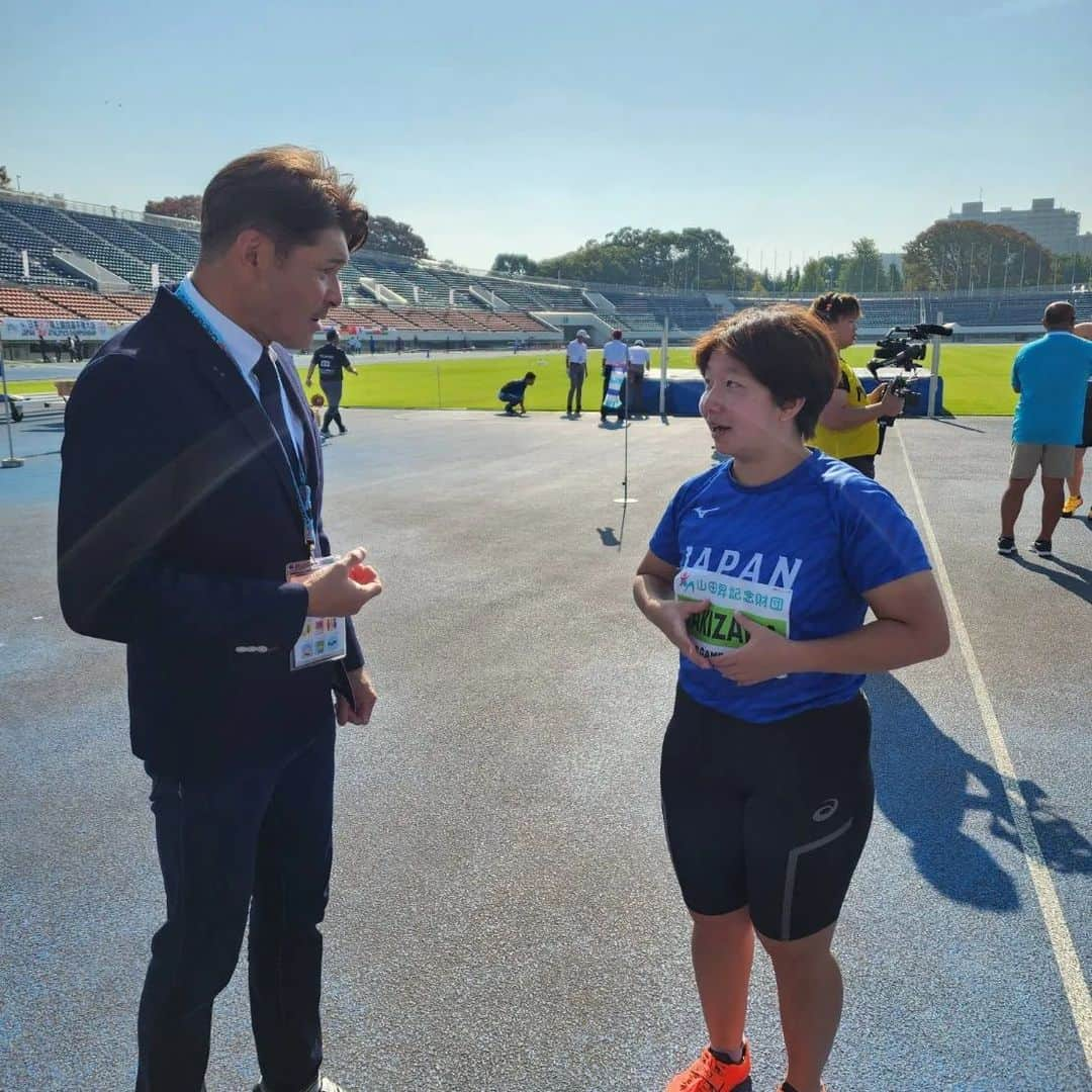 照英さんのインスタグラム写真 - (照英Instagram)「本日は、第20回記念日本デフ陸上競技選手権大会の応援にやって来ました❕ 2025年デフリンピックに向けて❕  頑張れジャパン❕  目指せ世界の頂点！いざ決戦の舞台！  #陸上競技 #デフ陸上 #デフリンピック #デフ陸上競技選手権大会 #ジャパン #駒沢オリンピック公園  #2023ワールドゲームスオブデフアスレチックチームス #手話 #手話 #2025デフリンピック」11月4日 11時55分 - shoei040404