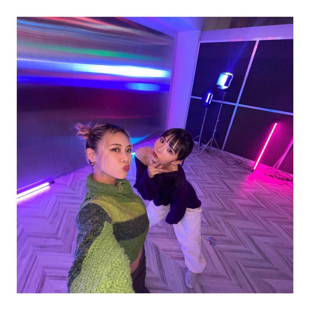 川口ゆりなのインスタグラム：「． ． C.O.S.M.I.C Love🪐 Dance Practice  もちろんチェックしてくれたよねゆりしす〜🦋 ． 振り付けはみきねえさまです♡ @mikity1225  ．」