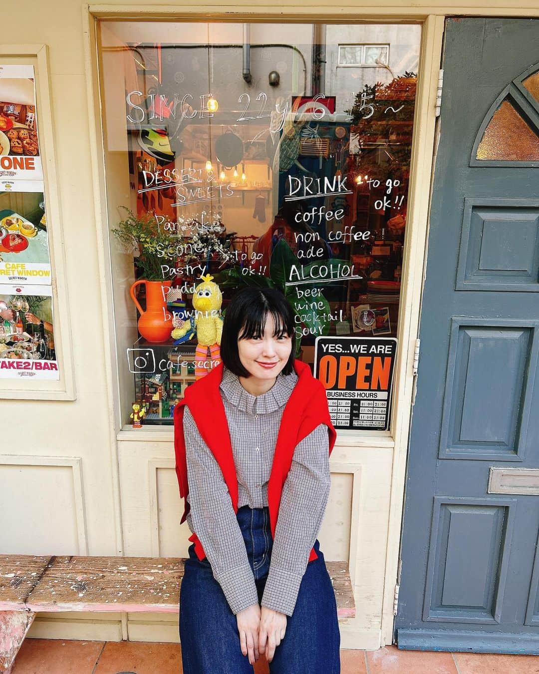 森貴美子さんのインスタグラム写真 - (森貴美子Instagram)「ご質問いただきました、このチェックシャツは @shinzone_official のものです🤎　赤ニットは @elura_official です❤️ みなさんよい連休をすごしてますか〜〜〜✨✨✨」11月4日 12時11分 - morikimi_morikimi