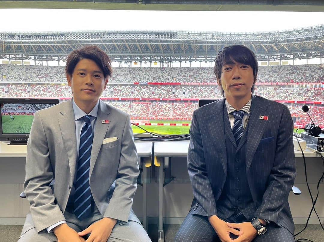 中村憲剛さんのインスタグラム写真 - (中村憲剛Instagram)「: ルヴァンカップ決勝  「アビスパ福岡vs浦和レッズ」  フジテレビ系列にて13:00より全国生放送です‼︎  内田篤人さんと解説を務めさせていただきます‼︎  よろしくお願い致します‼︎  #ルヴァンカップ決勝  #アビスパ福岡 #浦和レッズ #内田篤人 #cxfootball」11月4日 12時29分 - kengo19801031