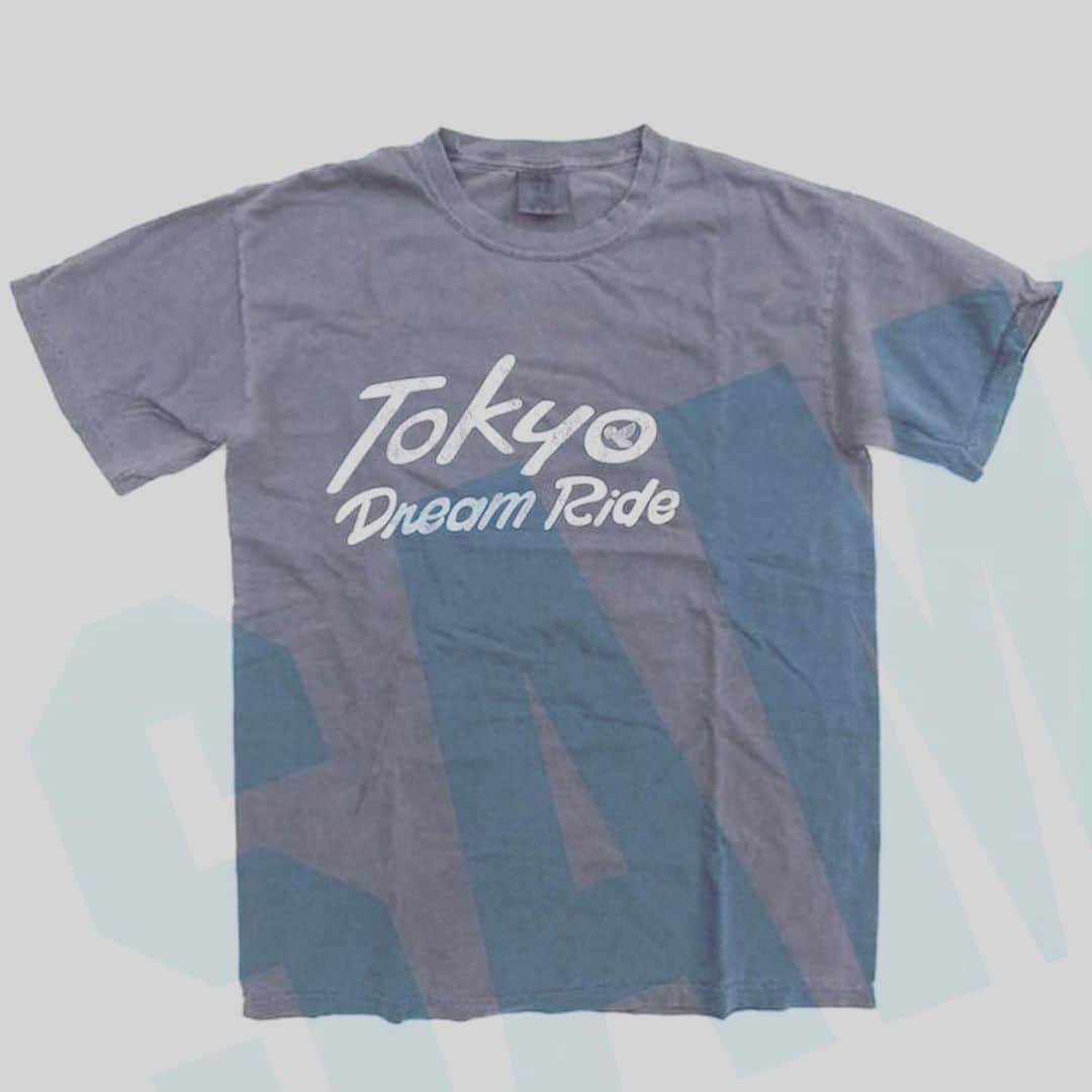世田谷ベースのインスタグラム：「TOKYO DREAM RIDE  完成Tシャツ　（再販なし）  XLだけ少し余ってるかも　 後のサイズは売り切れです。  デザイナー岡本啓太さんと一緒作る  クラックタイプの文字　後　Tシャツもダメージタイプをチョイスしました。　　  物価が上がってコレを作るとなるとお金が掛かり過ぎる  #ホッドロット#所ジョージ #世田谷ベースユーチャンネル  #mooneyes #モンキー #ゴリラ #ダックス125 #cb400sf #rz250 #cbx400f #cb125t #tw200 #ftr223 #honda #kawasaki #suzuki #yamaha #vmx #カワサキ #総務雄一郎 #世田谷ベース #tokyodreamride #スーパーカブ #スーパーカブc125」