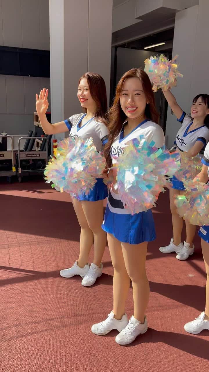 アビスパ福岡のインスタグラム：「#うちの自慢のチアリーダー  スタジアムは最高の雰囲気です✨」