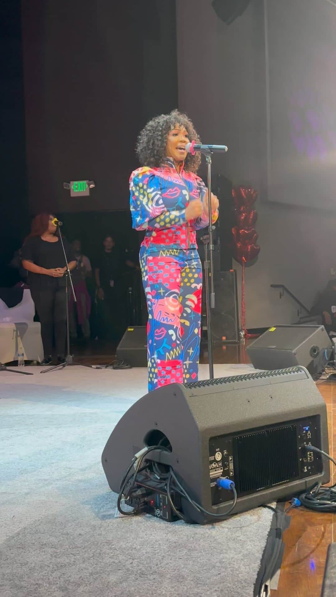 エリカ・キャンベルのインスタグラム：「Write these affirmations down and repeat it to yourself! It’s a guaranteed faith boost! 🚀   #ECILoveYou #EricaCampbell #LAreleaseparty」