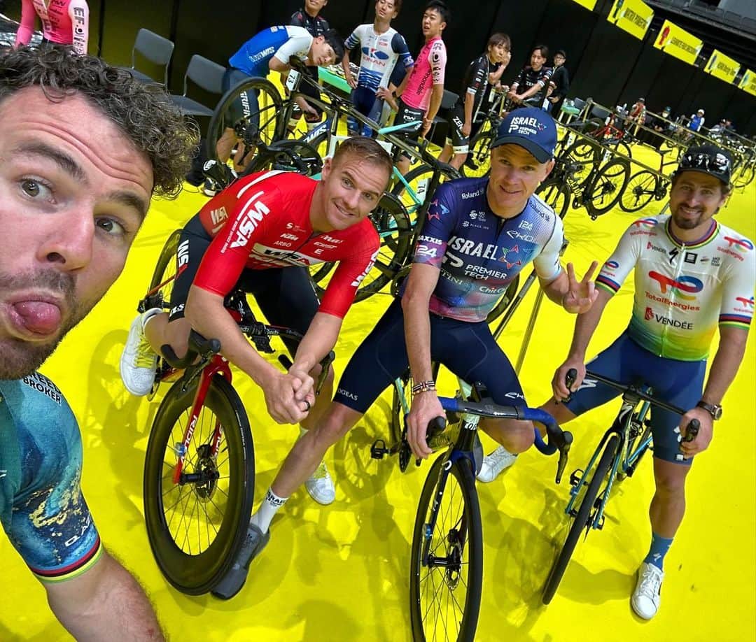 マーク・カヴェンディッシュのインスタグラム：「🤳 How many Tour de France’s participations do you count on this selfie? 🔢  #SaitamaCriterium」